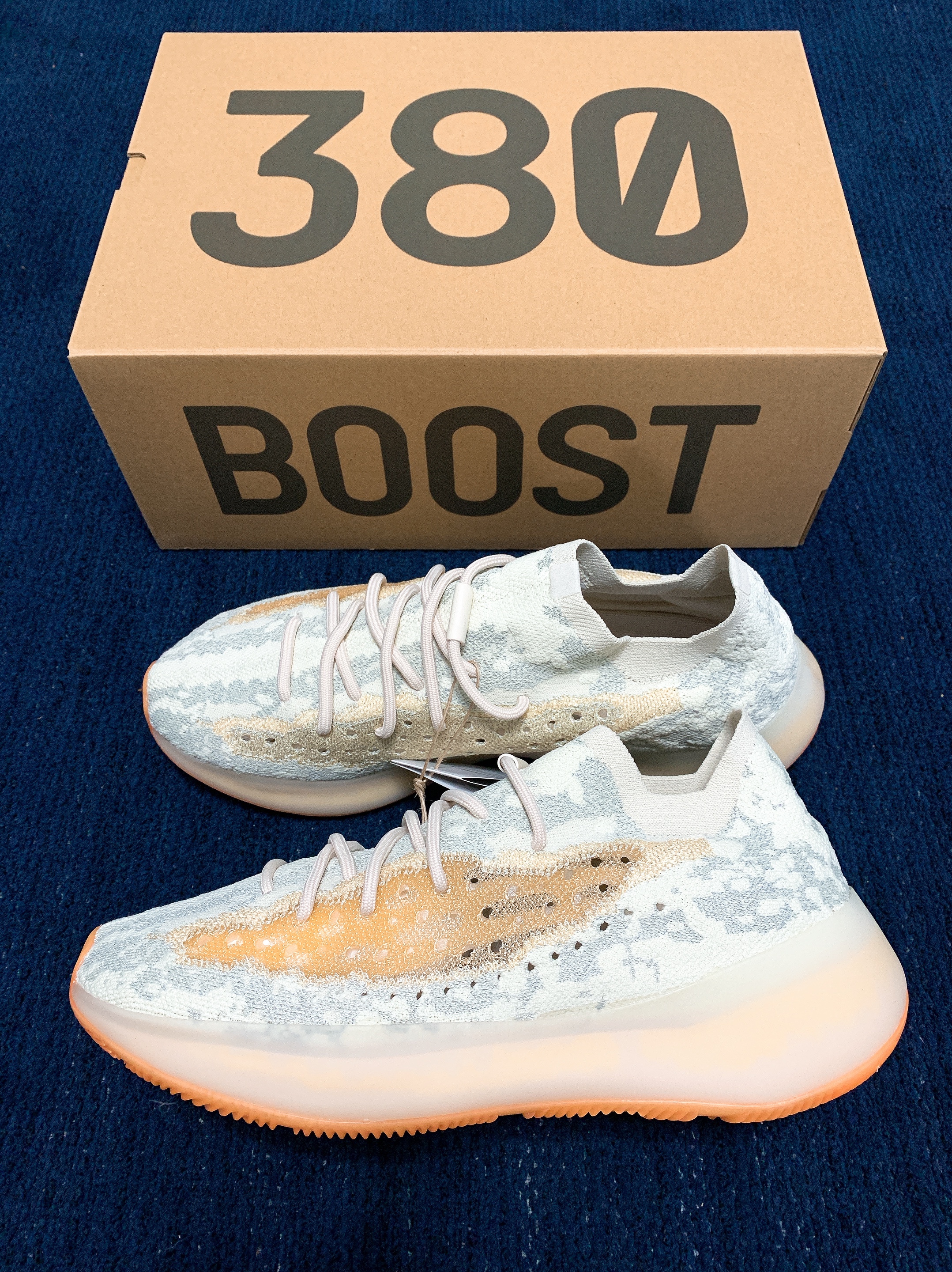 Adidas Yeezy Boost 380 Yecoraite - Reflective 착용 스타일 - 2