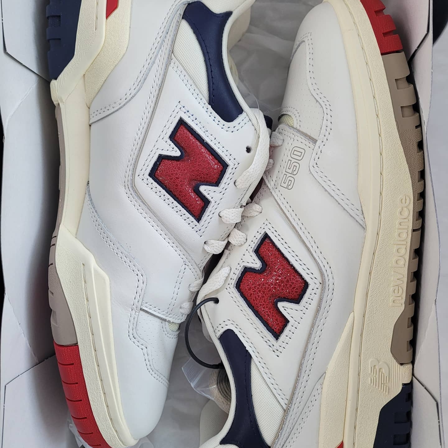 New Balance x Aime Leon Dore 550 Navy Red 착용 스타일 - 2