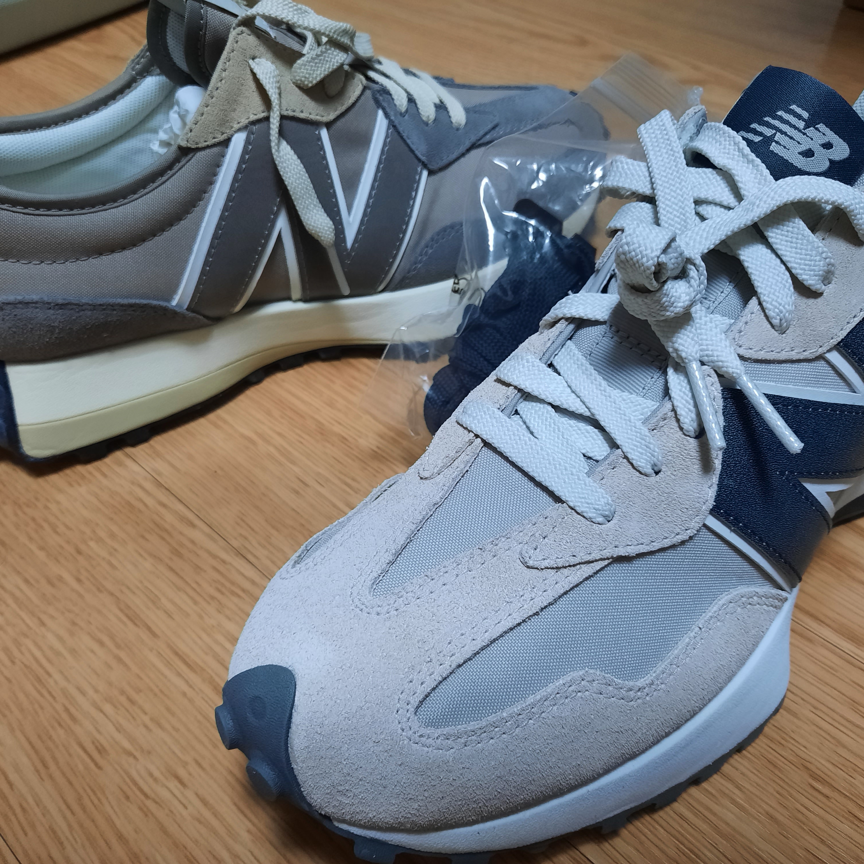 New Balance 327 Grey, New Balance 327 Grey White Gold 착용 스타일