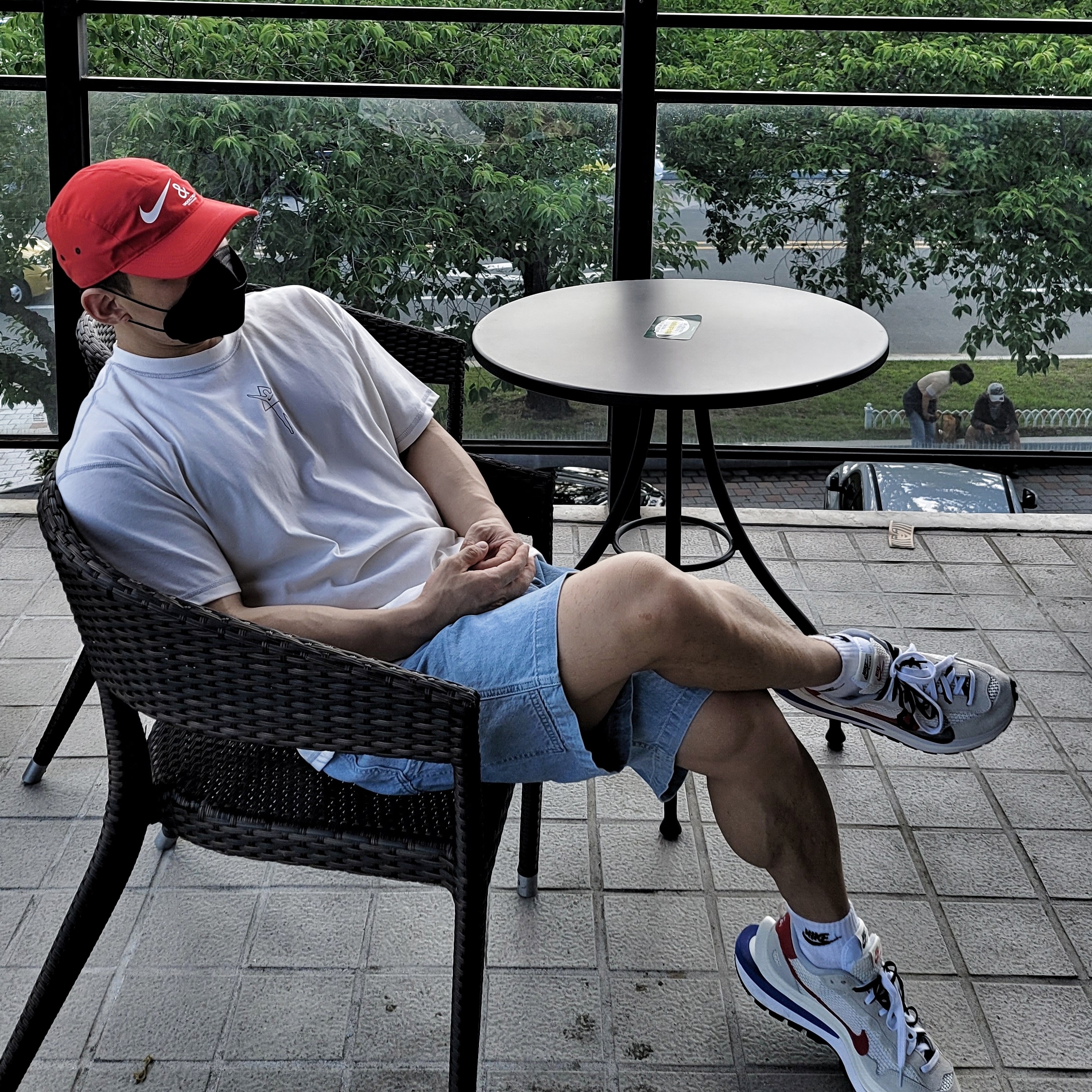 Nike x Undercover NRG AW84 TC Adjustable Cap Red, Nike x Sacai VaporWaffle Royal Fuchsia 착용 스타일