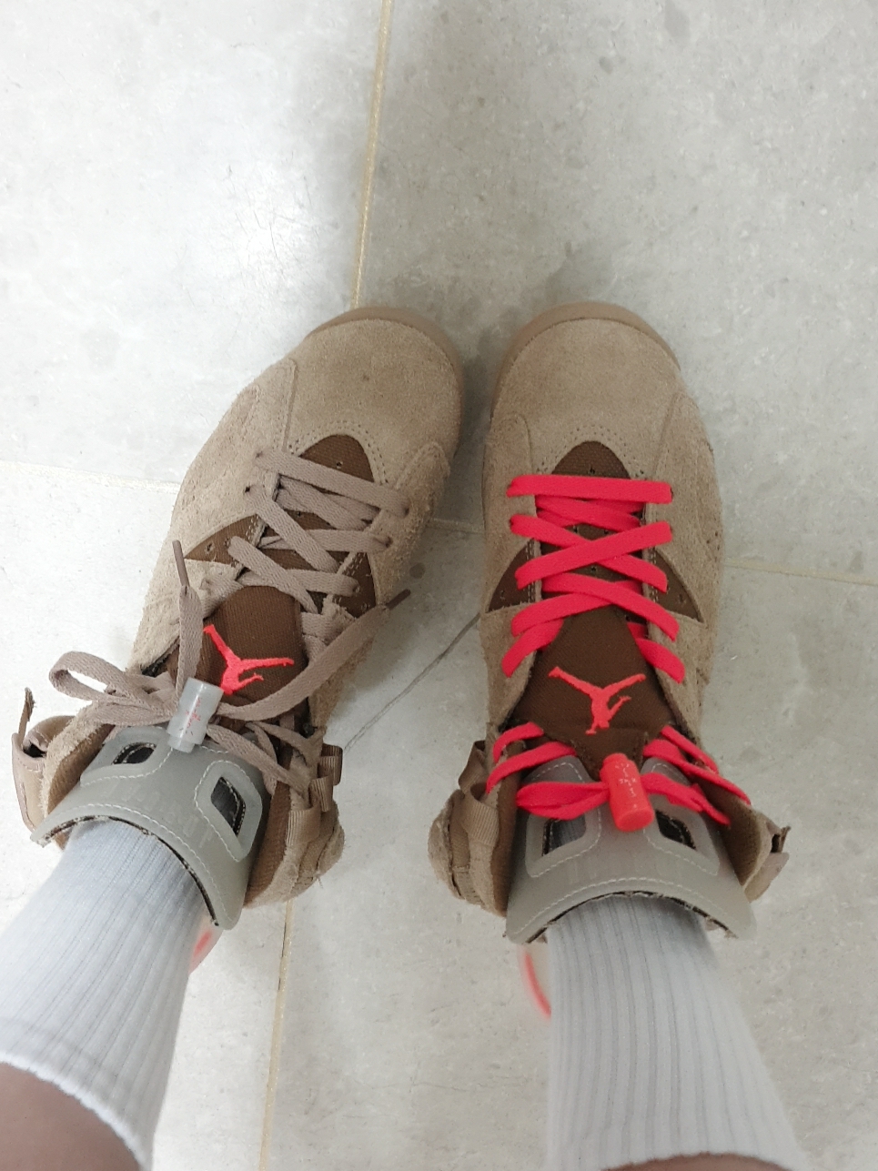 Jordan 6 x Travis Scott Retro SP British Khaki 착용 스타일 - 5