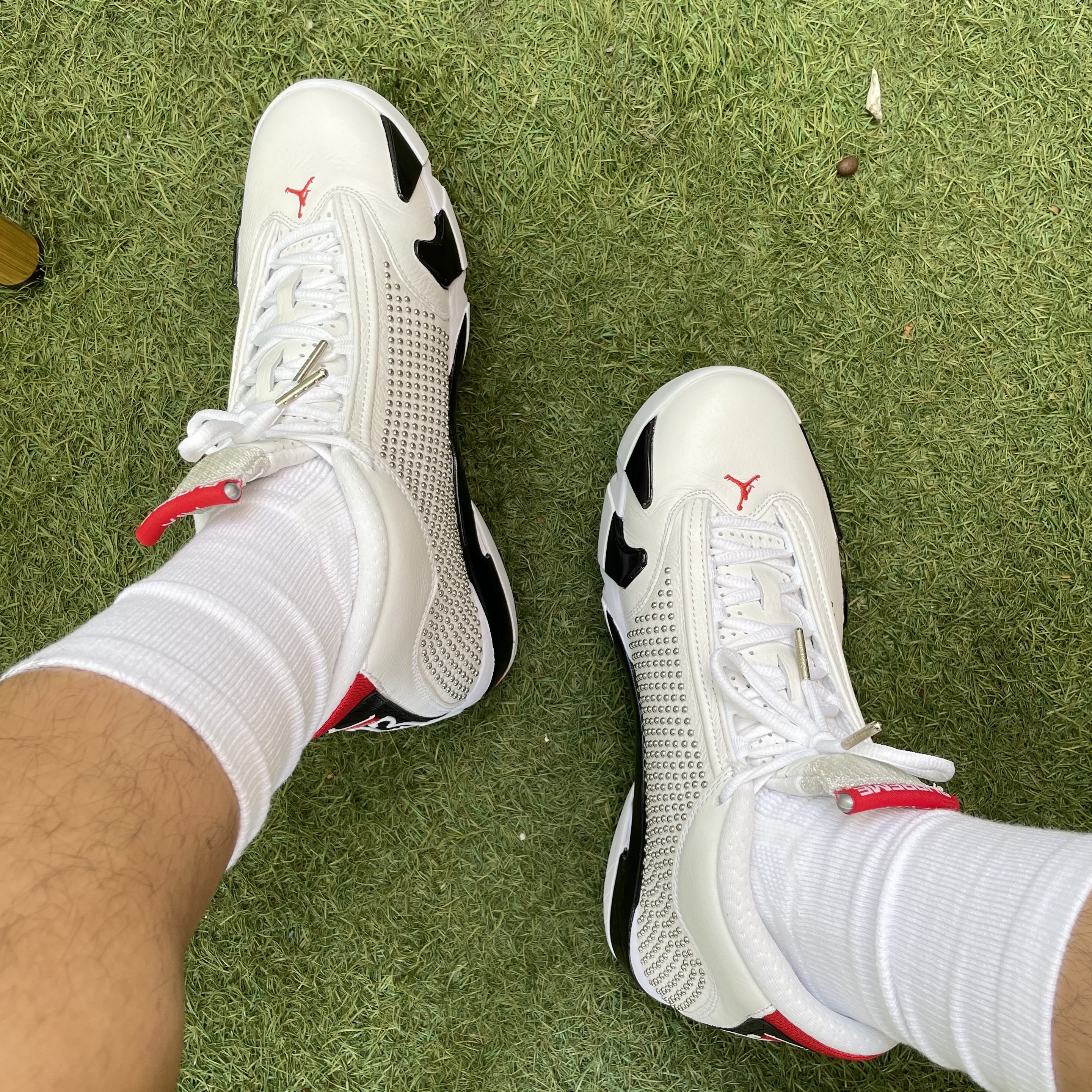 Jordan 14 x Supreme Retro White 착용 스타일 - 2