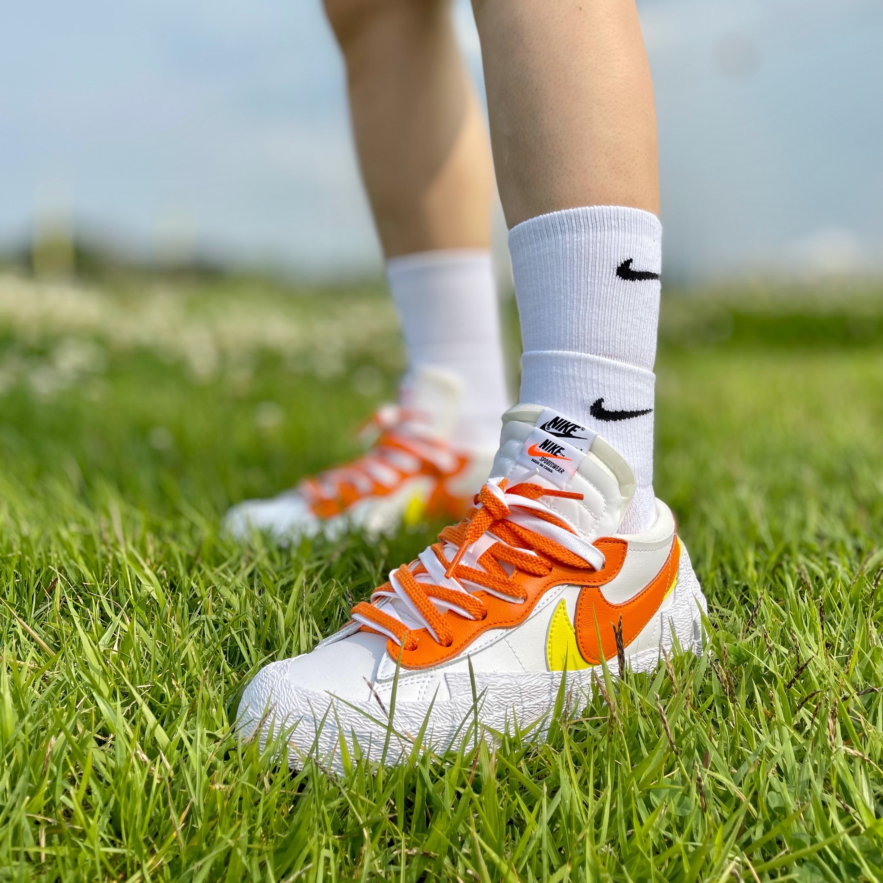 Nike x Sacai Blazer Low Magma Orange, Nike x Matthew M Williams NRG Socks White 착용 스타일