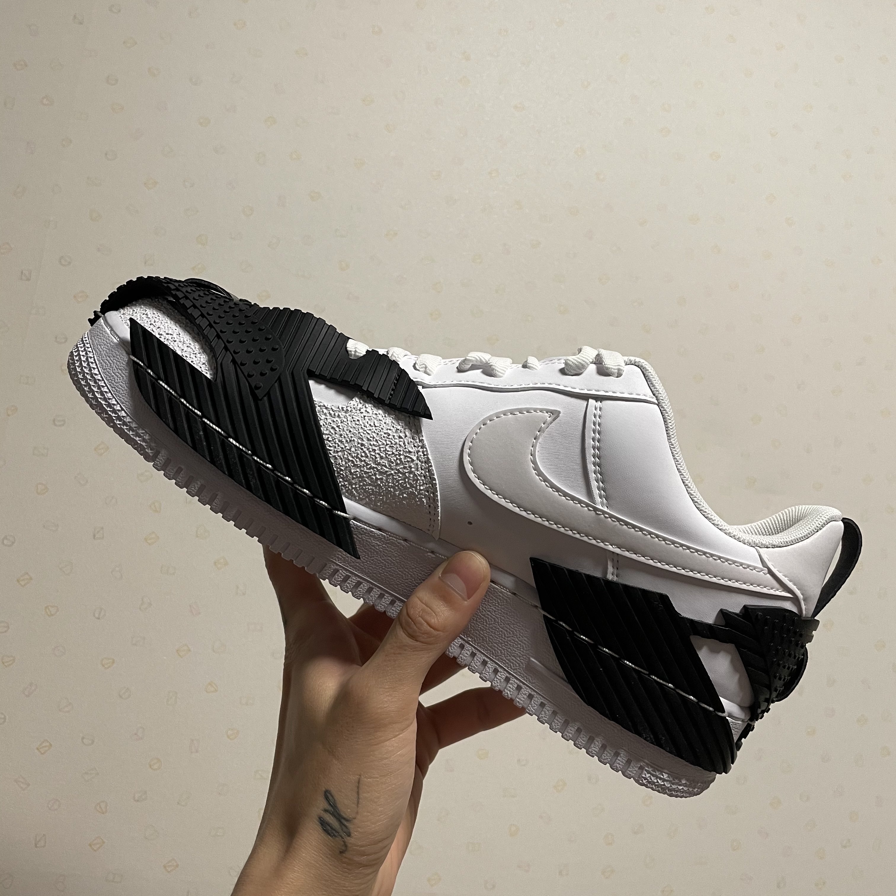 Nike Air Force 1 NDSTRKT White 착용 스타일