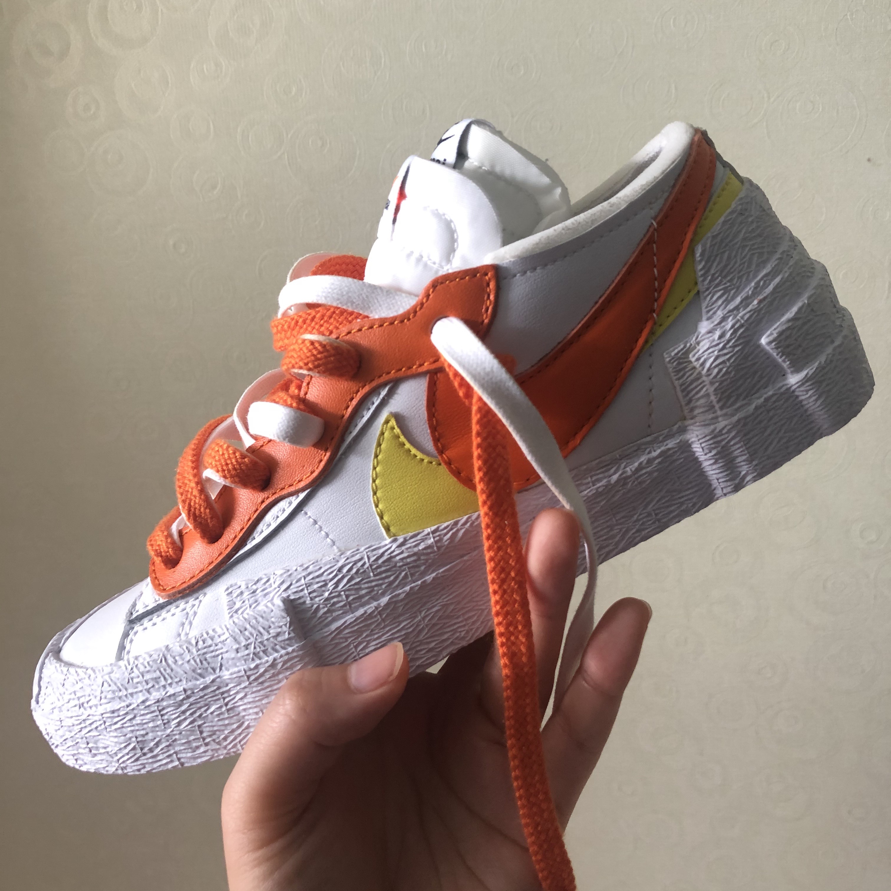 Nike x Sacai Blazer Low Magma Orange 착용 스타일 - 1