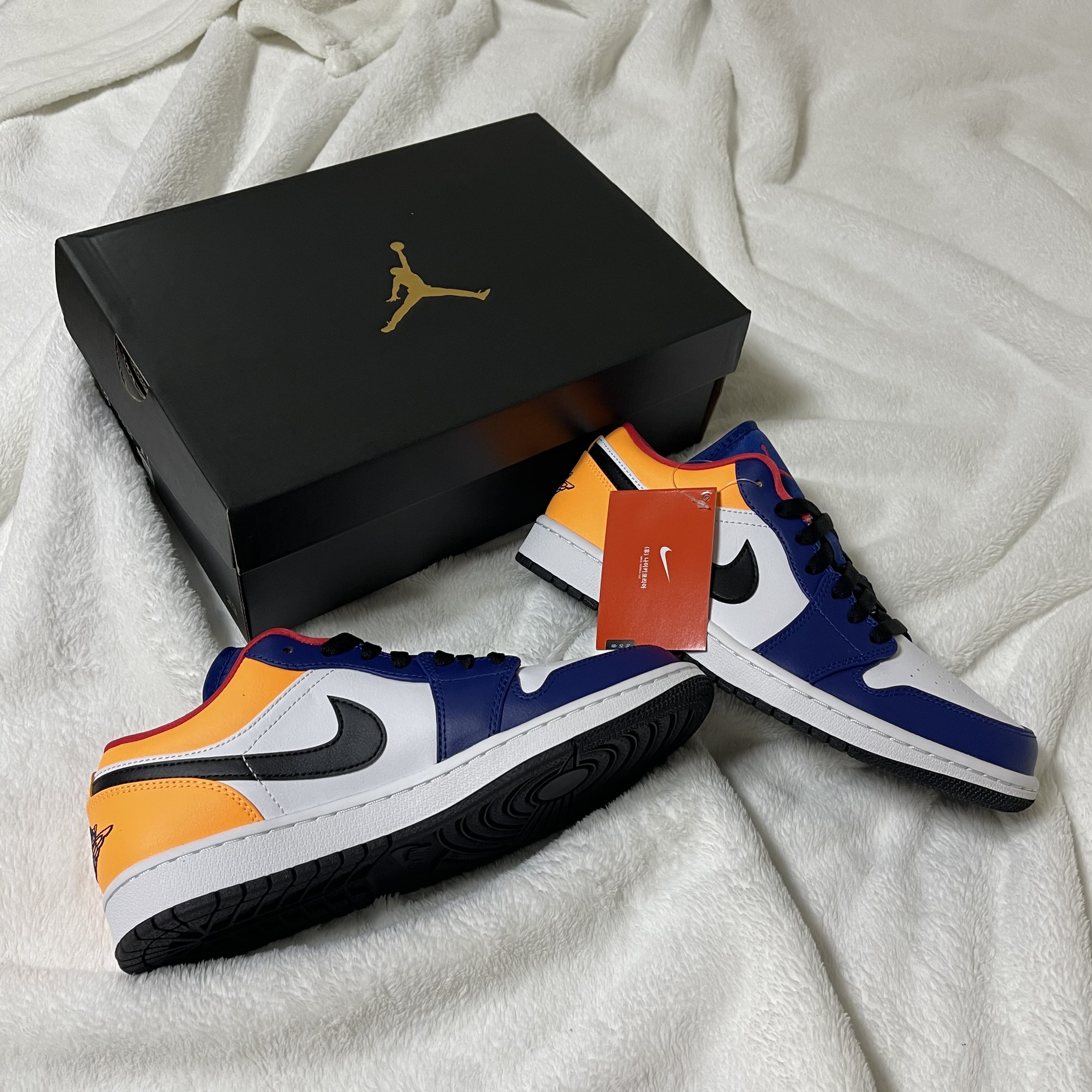 Jordan 1 Low Royal Yellow 착용 스타일 - 1