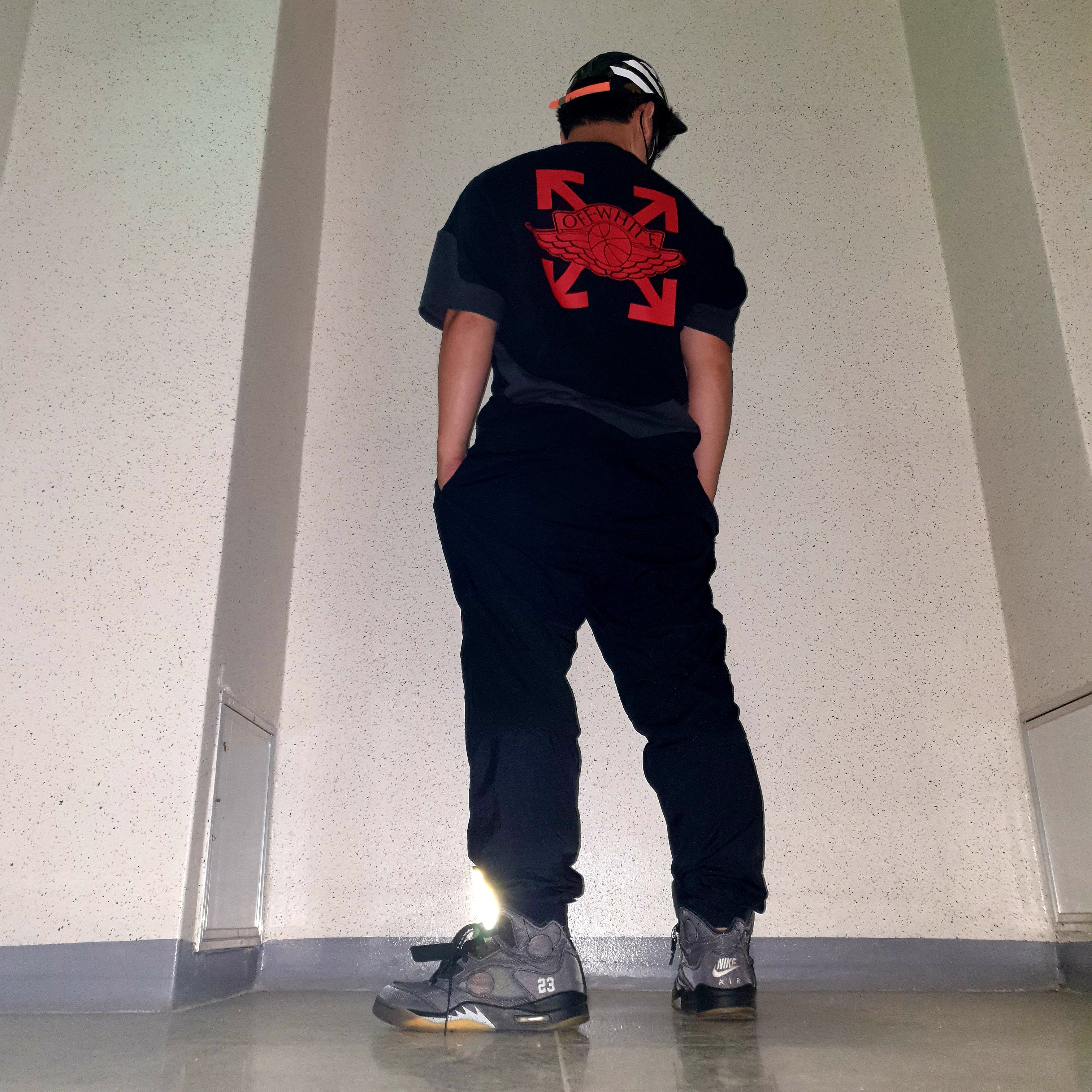 Jordan x Off-White T-Shirt Black - Asia, Jordan 5 x Off-White Retro SP Black Muslin 착용 스타일