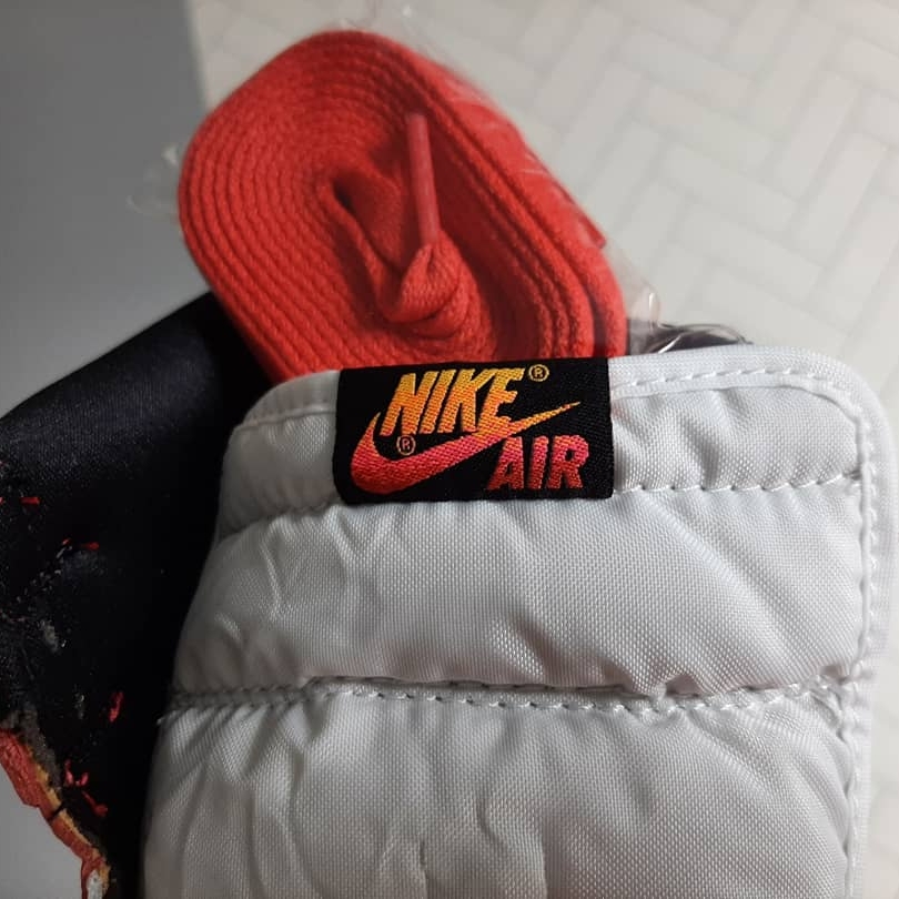 Jordan 1 Retro High OG Light Fusion Red 착용 스타일 - 2