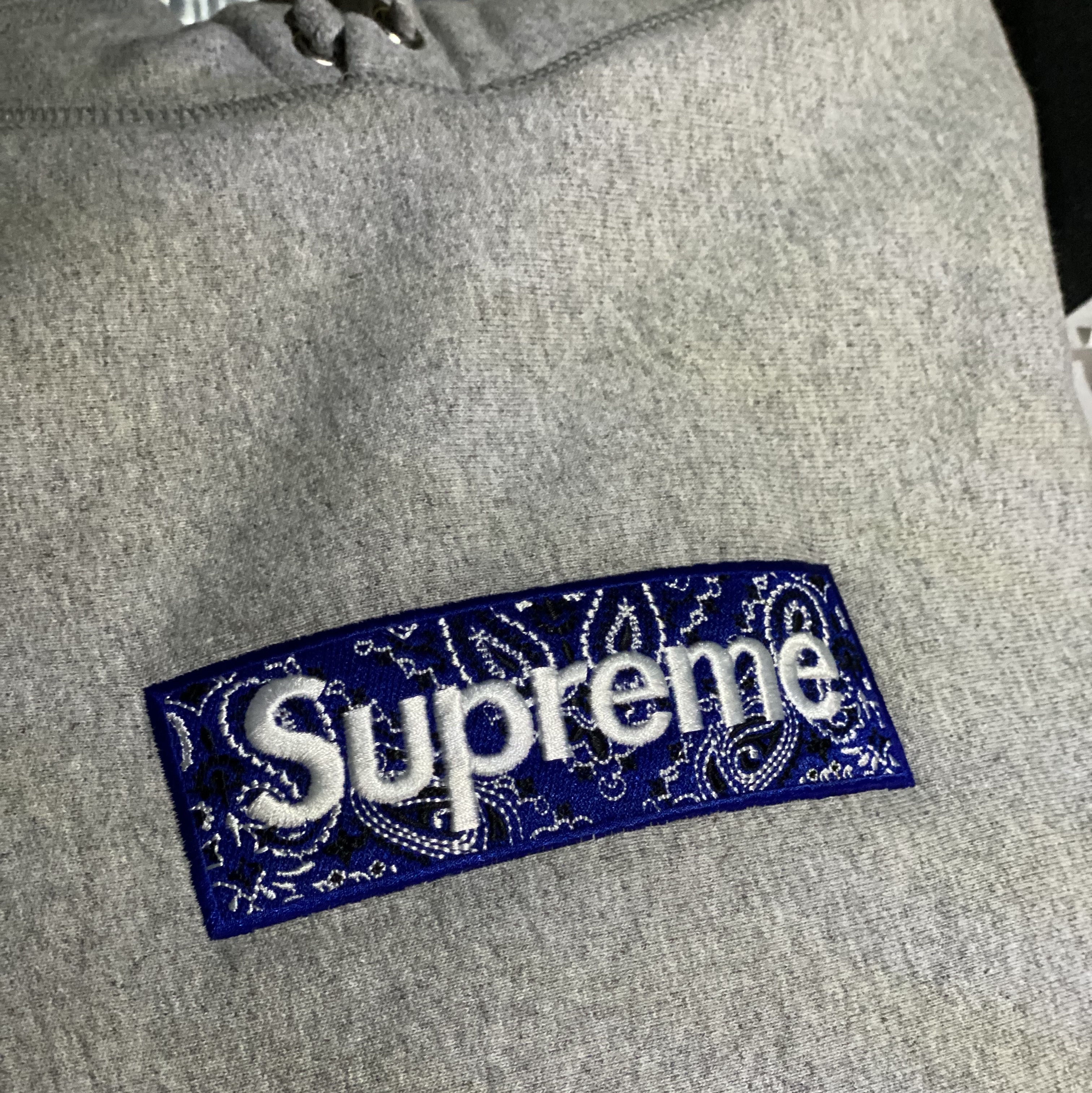 Supreme Bandana Box Logo Hooded Sweatshirt Heather Grey - 19FW 착용 스타일