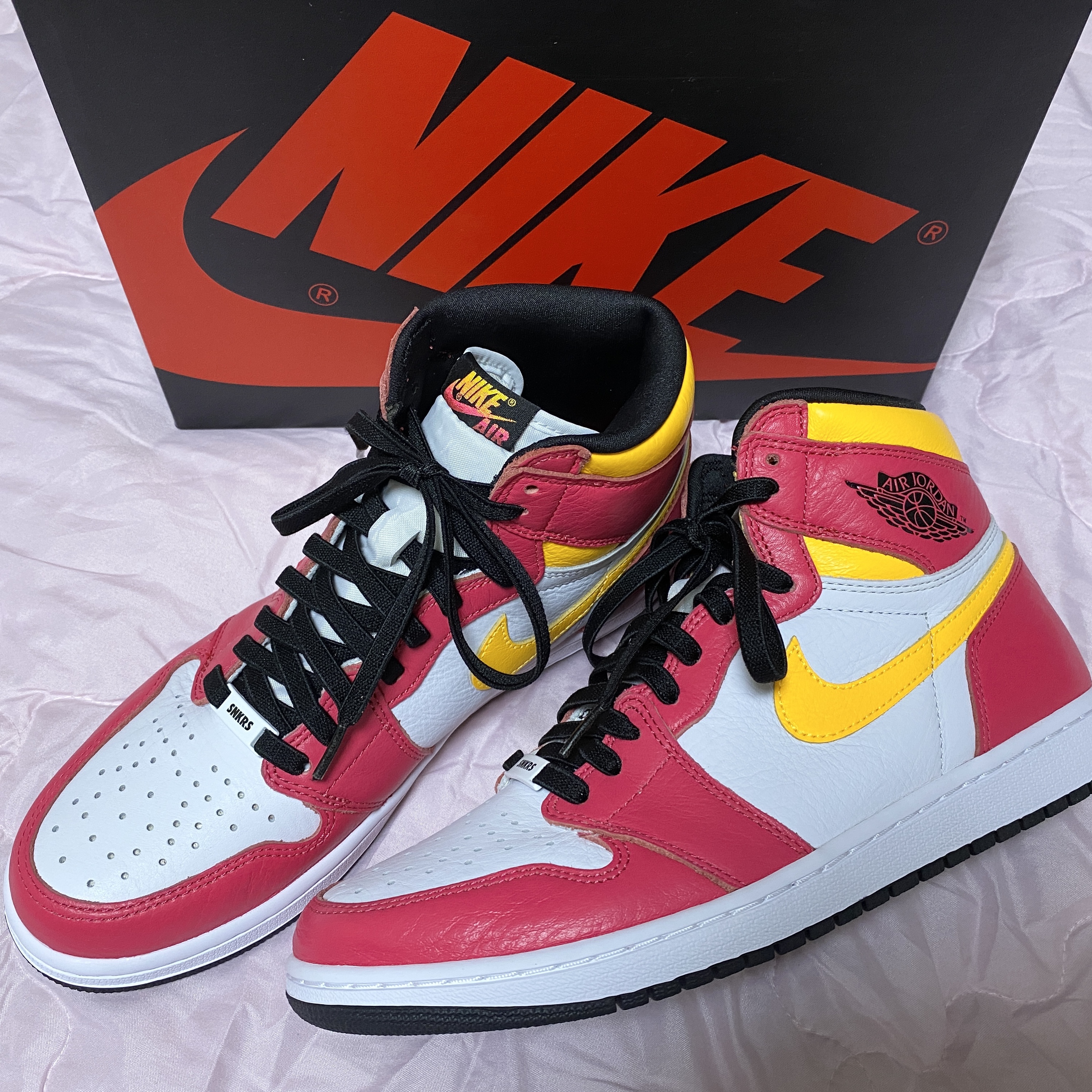 Jordan 1 Retro High OG Light Fusion Red 착용 스타일 - 1
