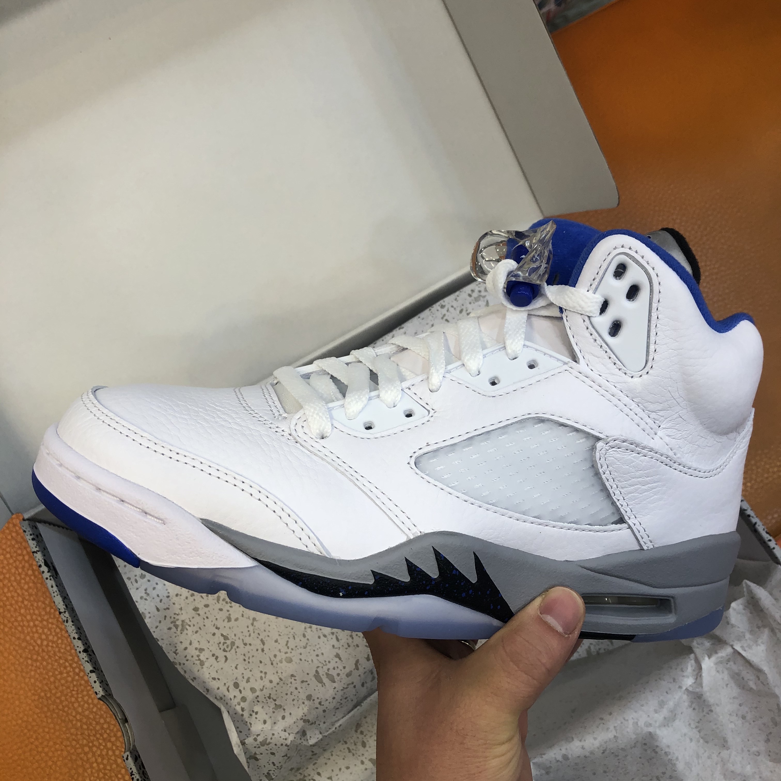 Jordan 5 Retro Stealth 2.0 착용 스타일