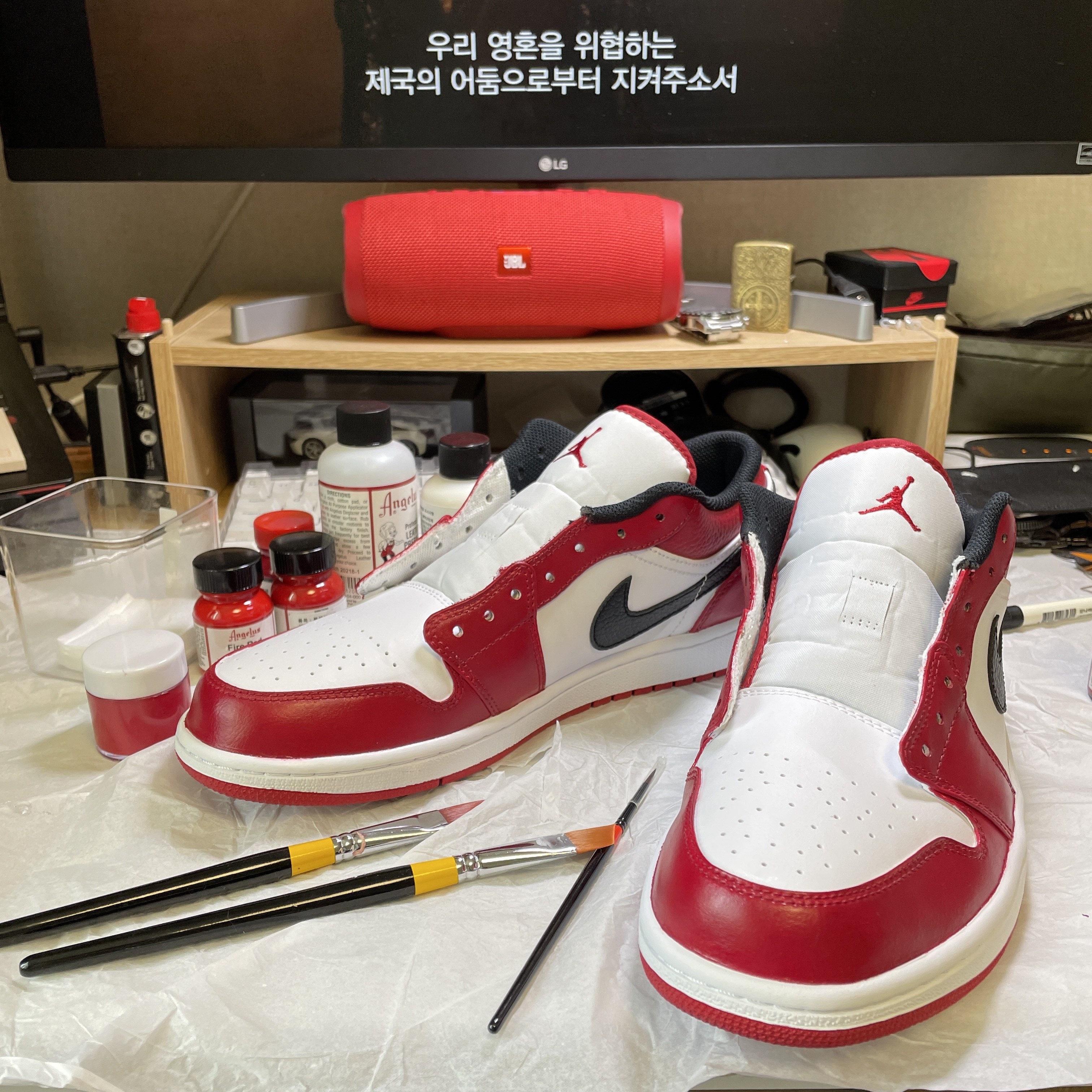 Jordan 1 Low White Red Black, Jordan 1 Low Gym Red White 착용 스타일 - 1