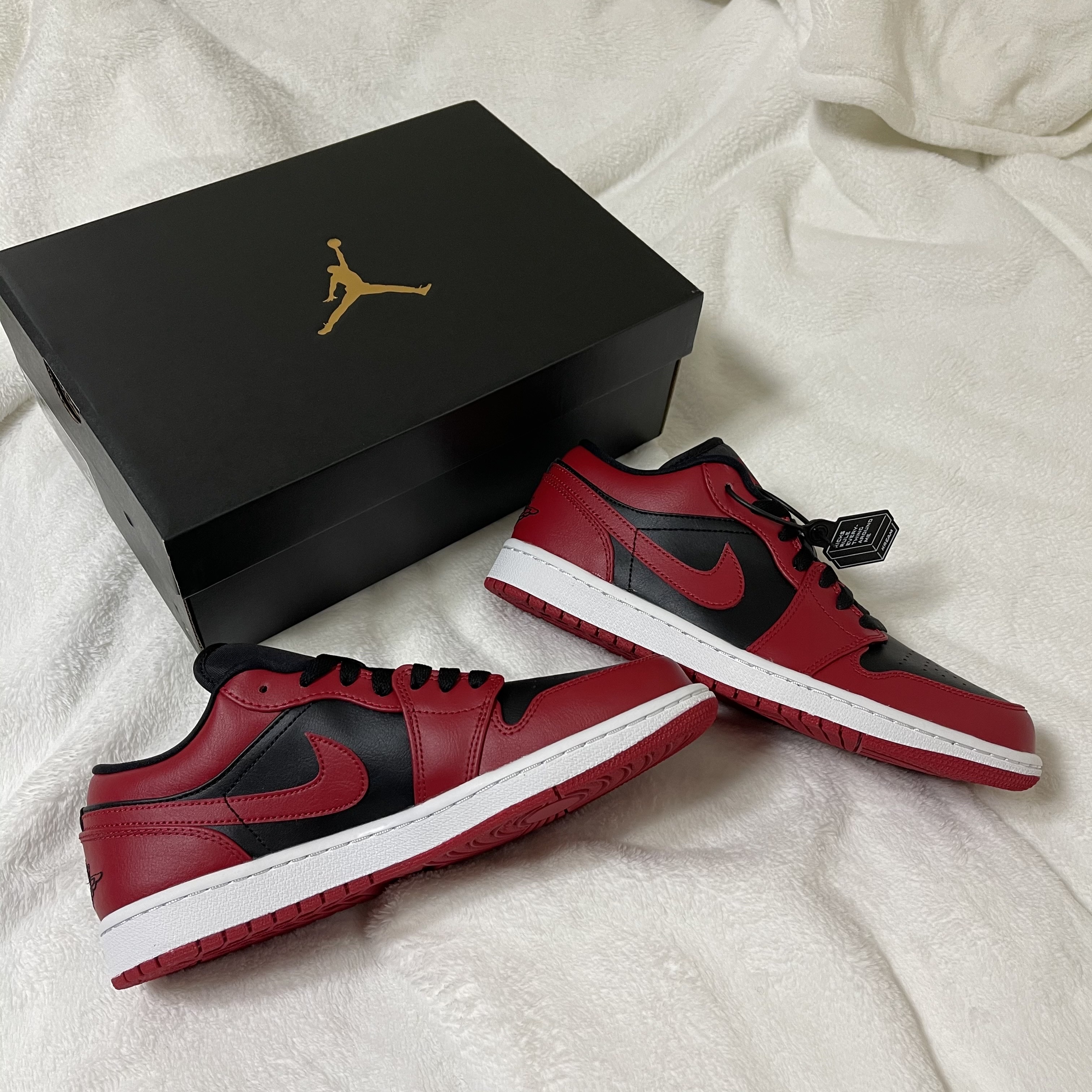 Jordan 1 Low Varsity Red 착용 스타일 - 1