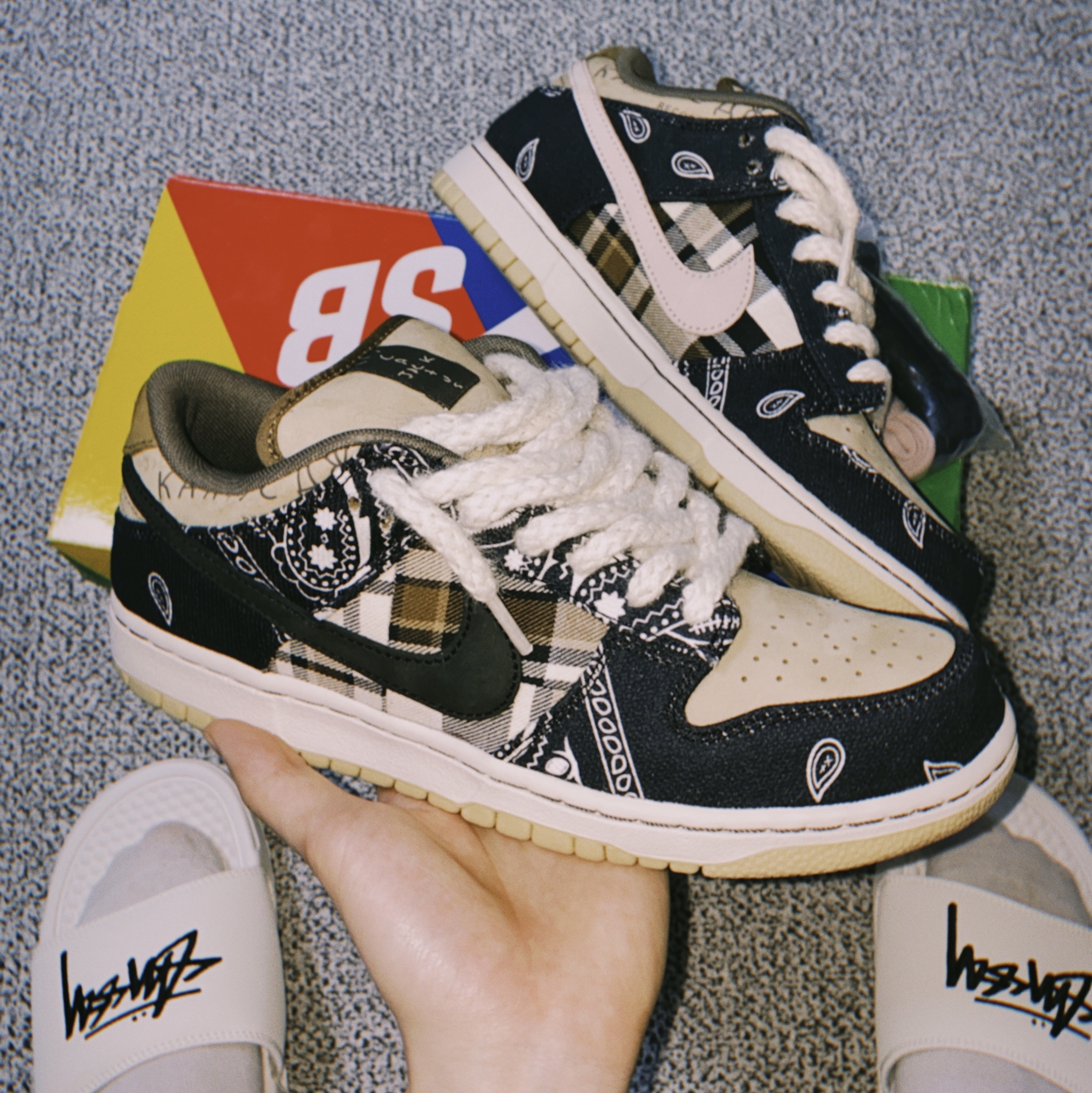 Nike x Travis Scott SB Dunk Low 착용 스타일 - 2