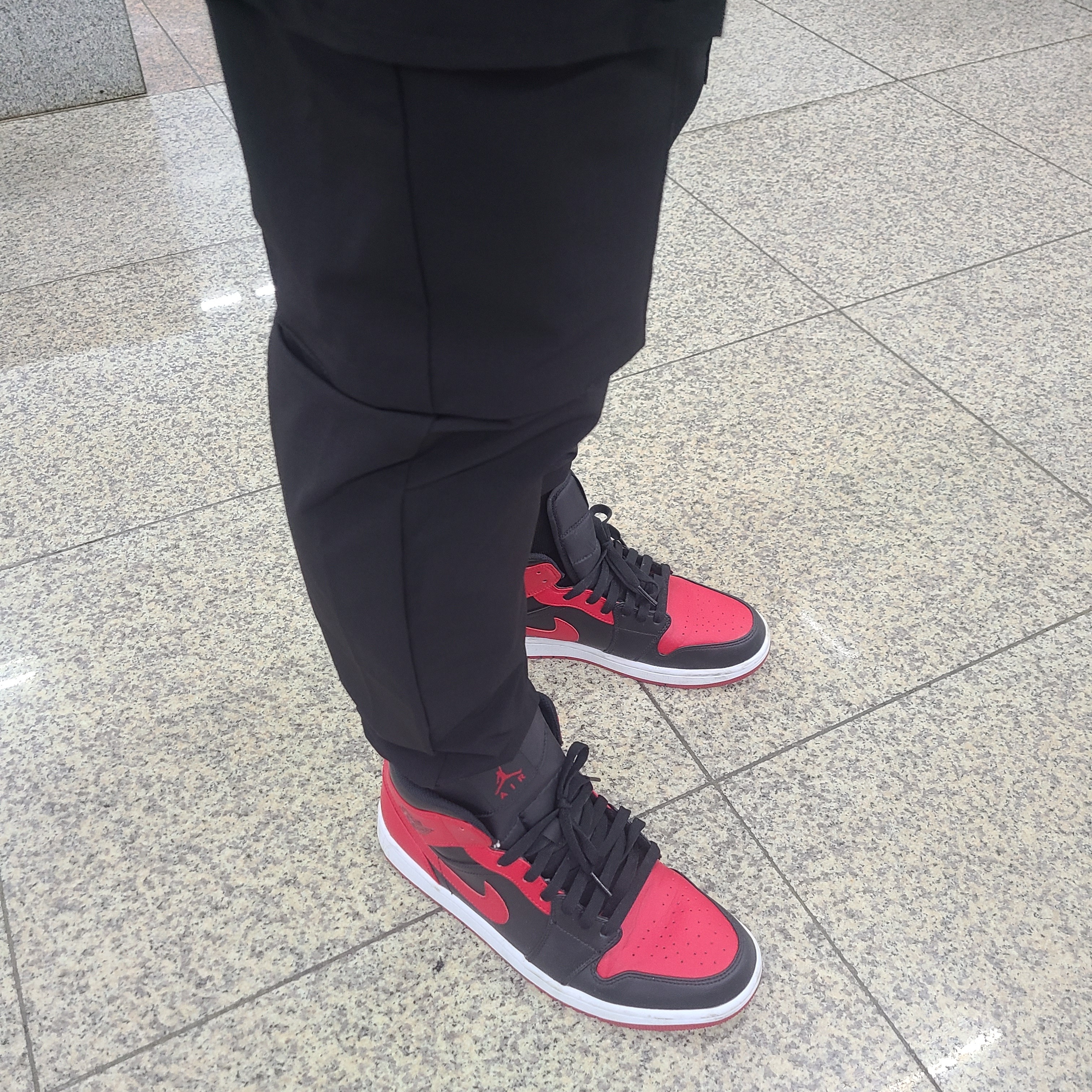 Jordan 1 Mid Bred Banned 2020 착용 스타일 - 2