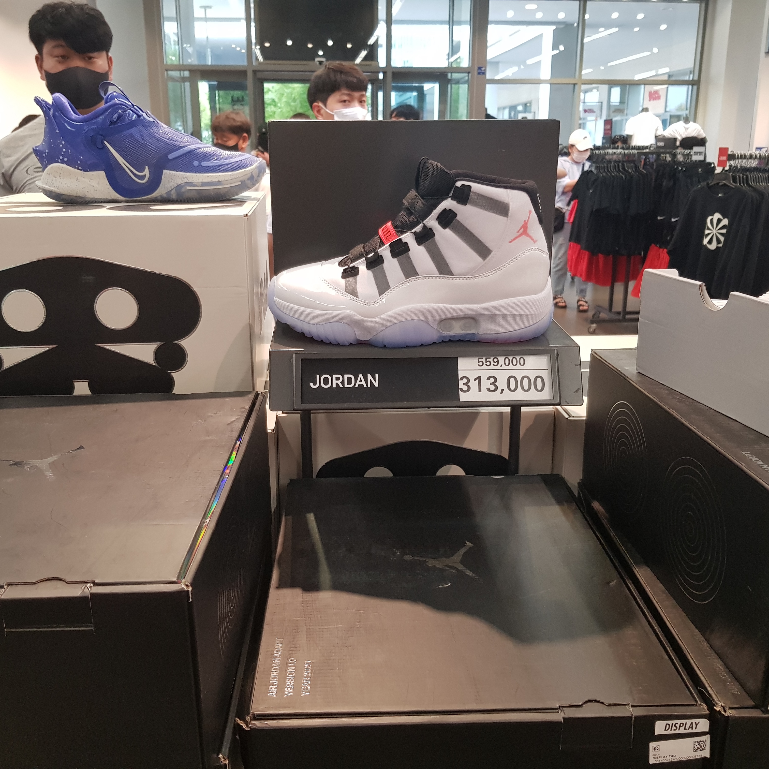 Jordan 11 Adapt (KR Charger) 착용 스타일