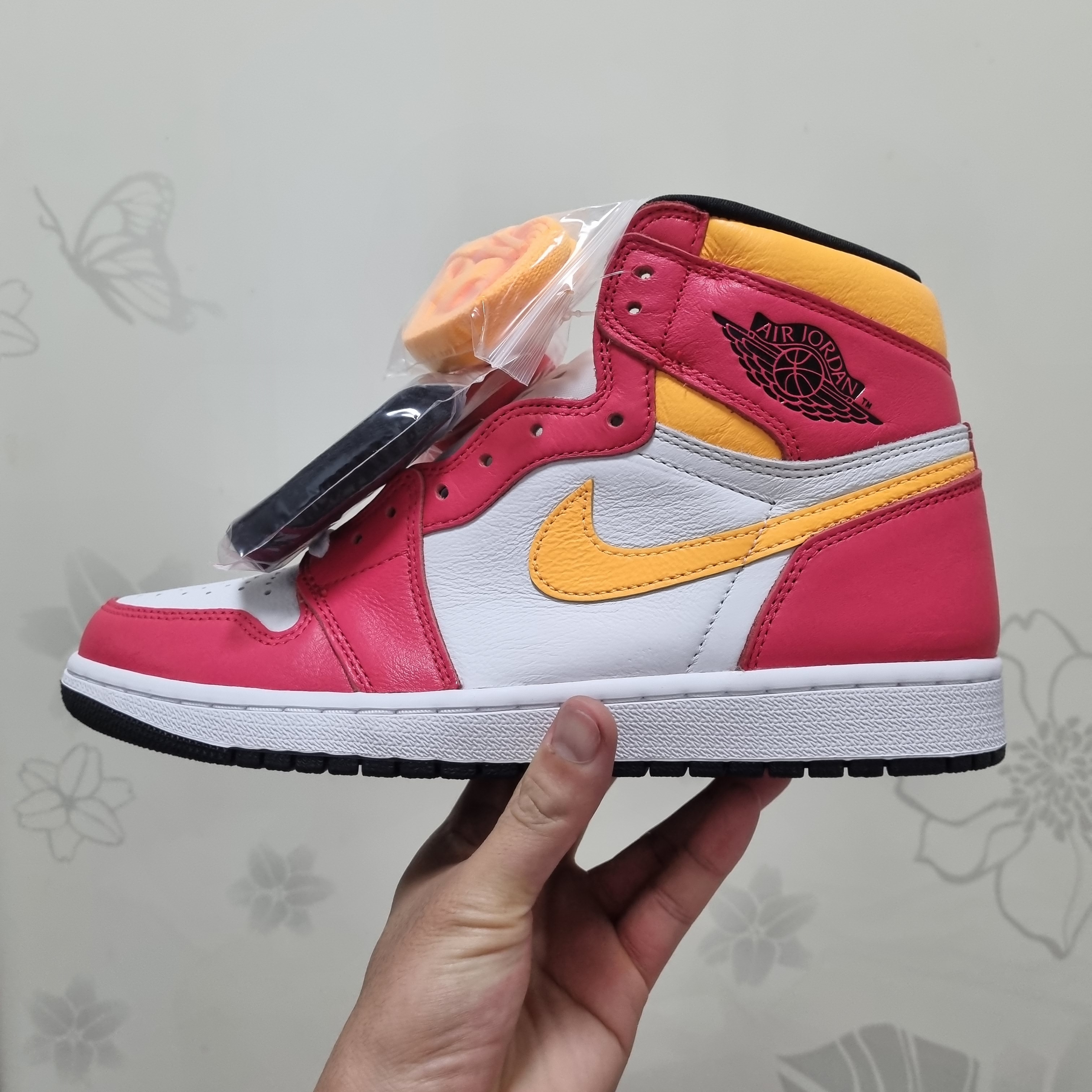 Jordan 1 Retro High OG Light Fusion Red 착용 스타일