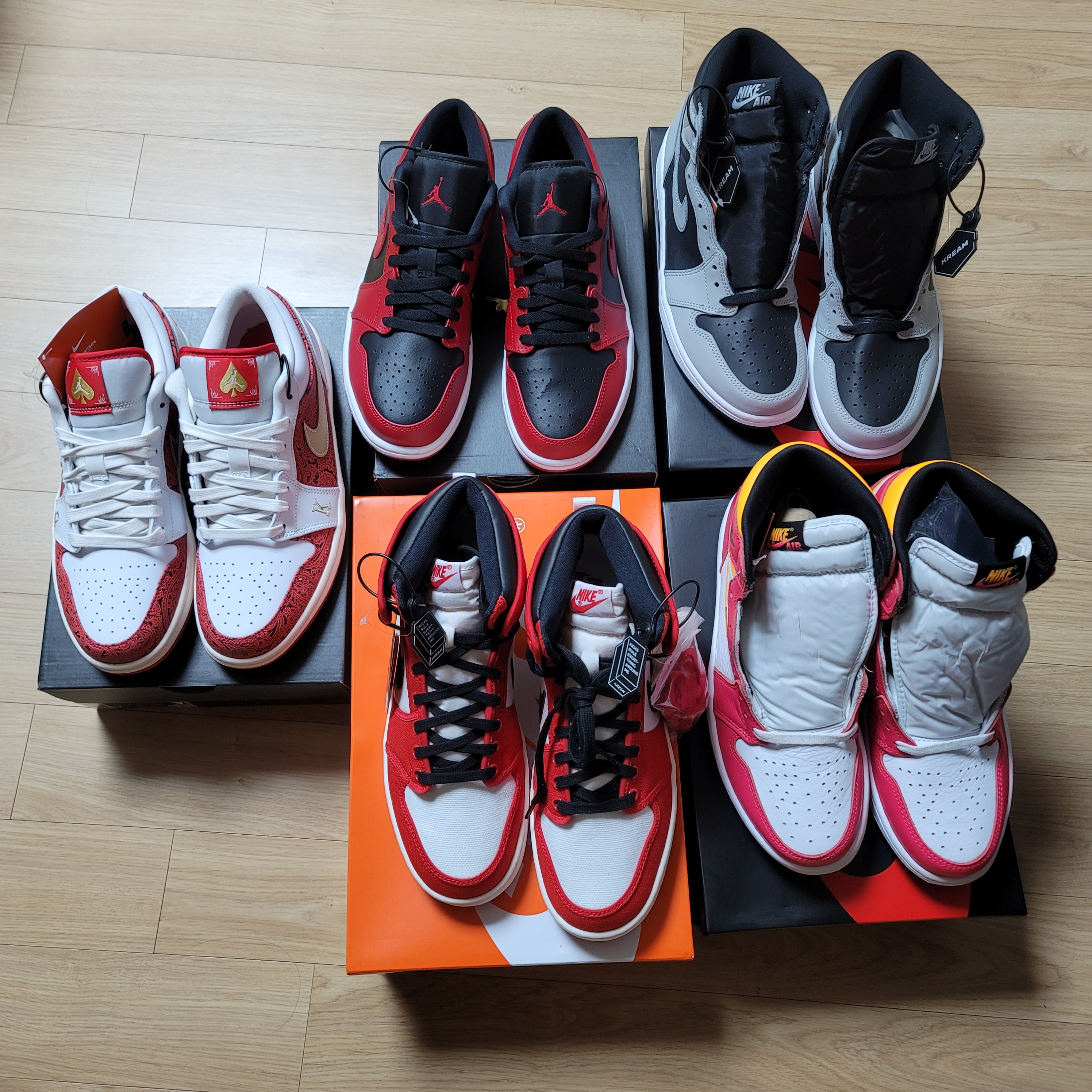Jordan 1 Low SE Spades, Jordan 1 Low Varsity Red 착용 스타일 - 2