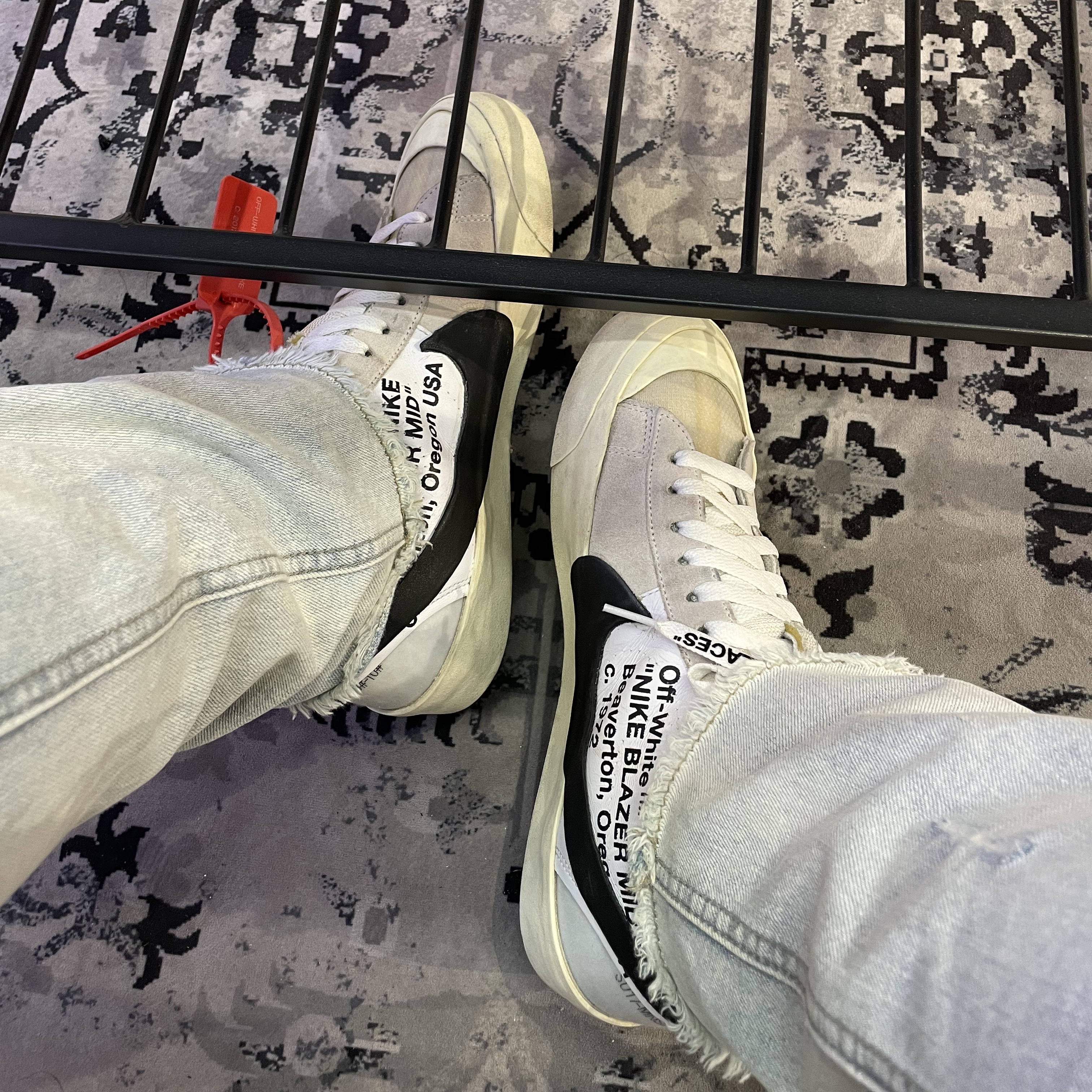 Nike x Off-White Blazer Mid White OG The Ten, Nike x Off-White Blazer Mid Off-White All Hallow's Eve 착용 스타일 - 2
