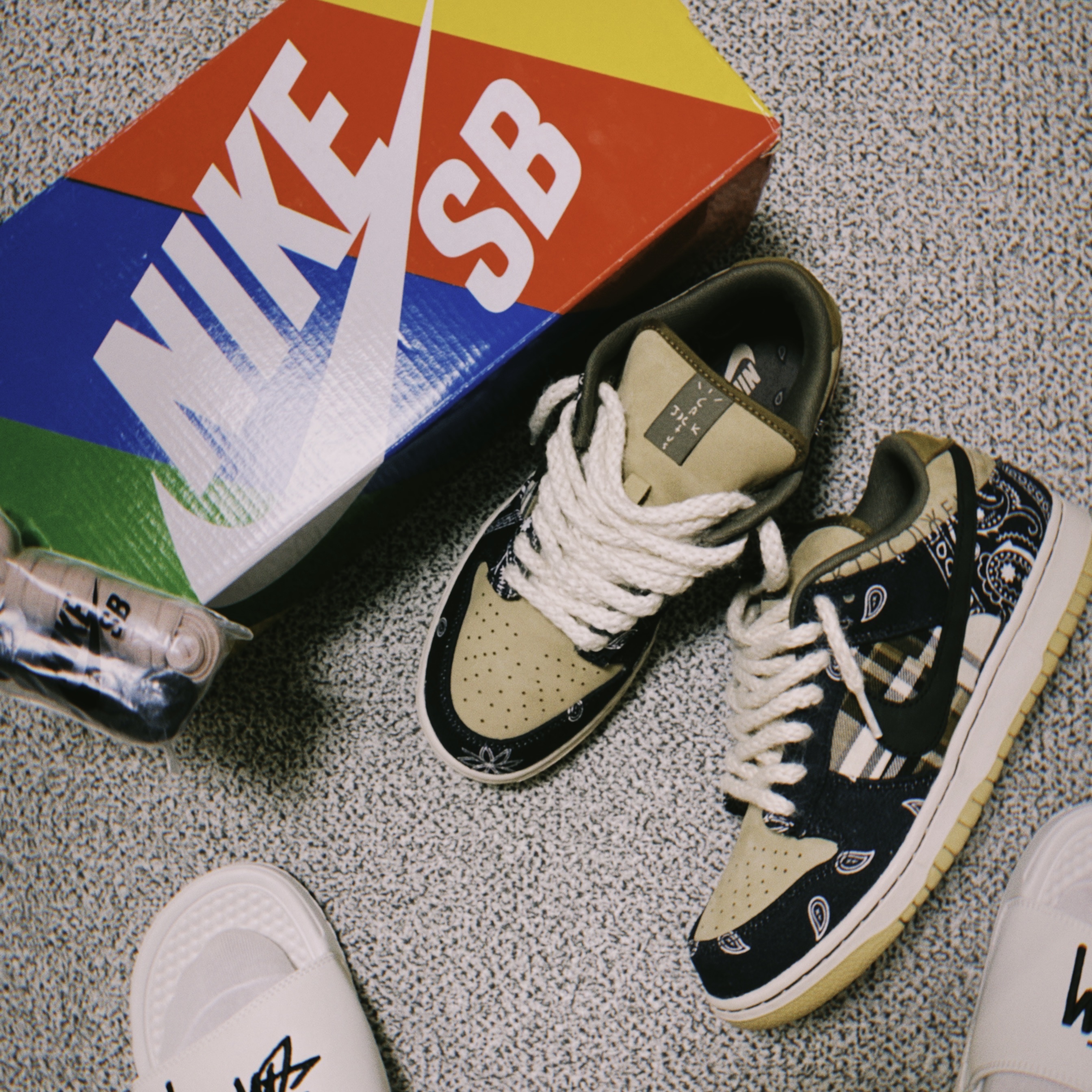 Nike x Travis Scott SB Dunk Low 착용 스타일 - 1