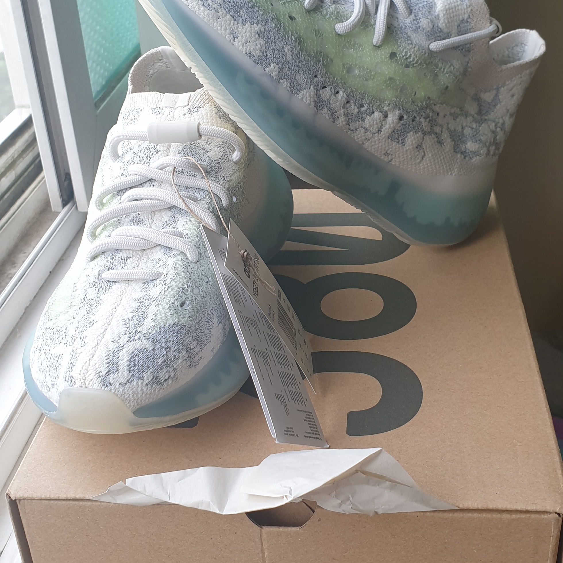 Adidas Yeezy Boost 380 Alien Blue - Reflective 착용 스타일 - 2