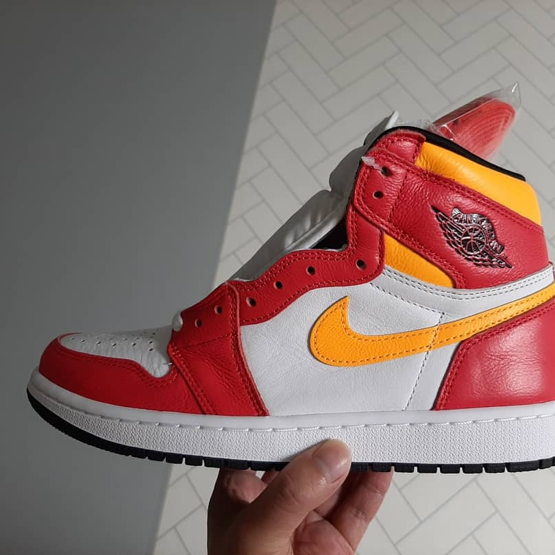 Jordan 1 Retro High OG Light Fusion Red 착용 스타일 - 1