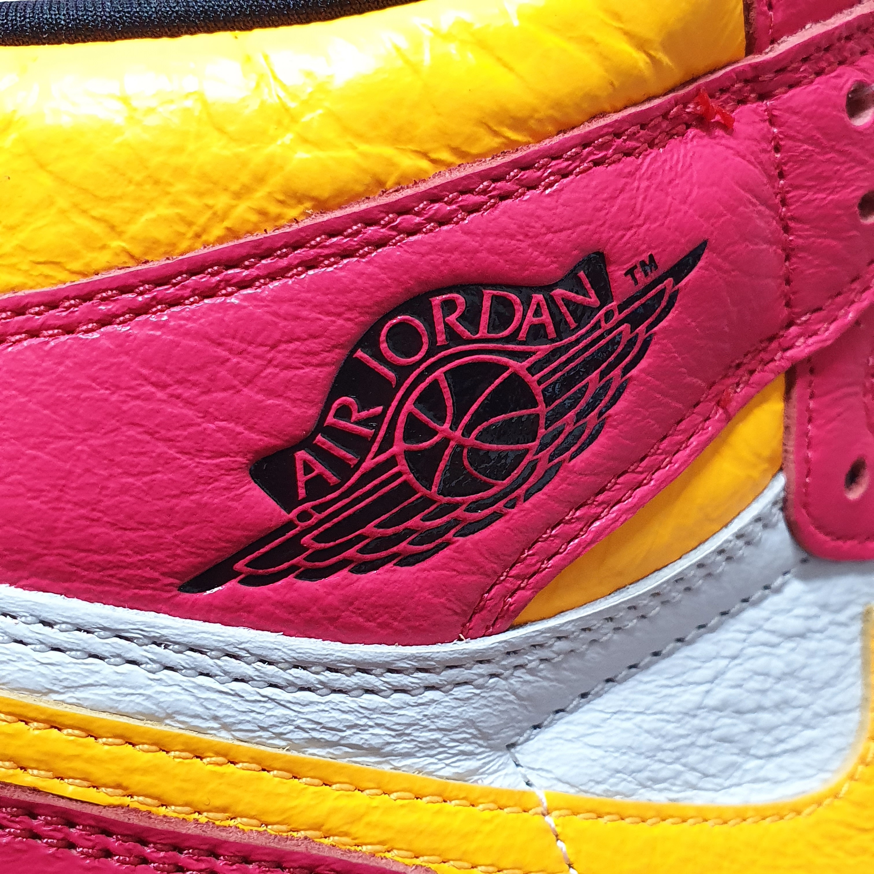 Jordan 1 Retro High OG Light Fusion Red 착용 스타일 - 1