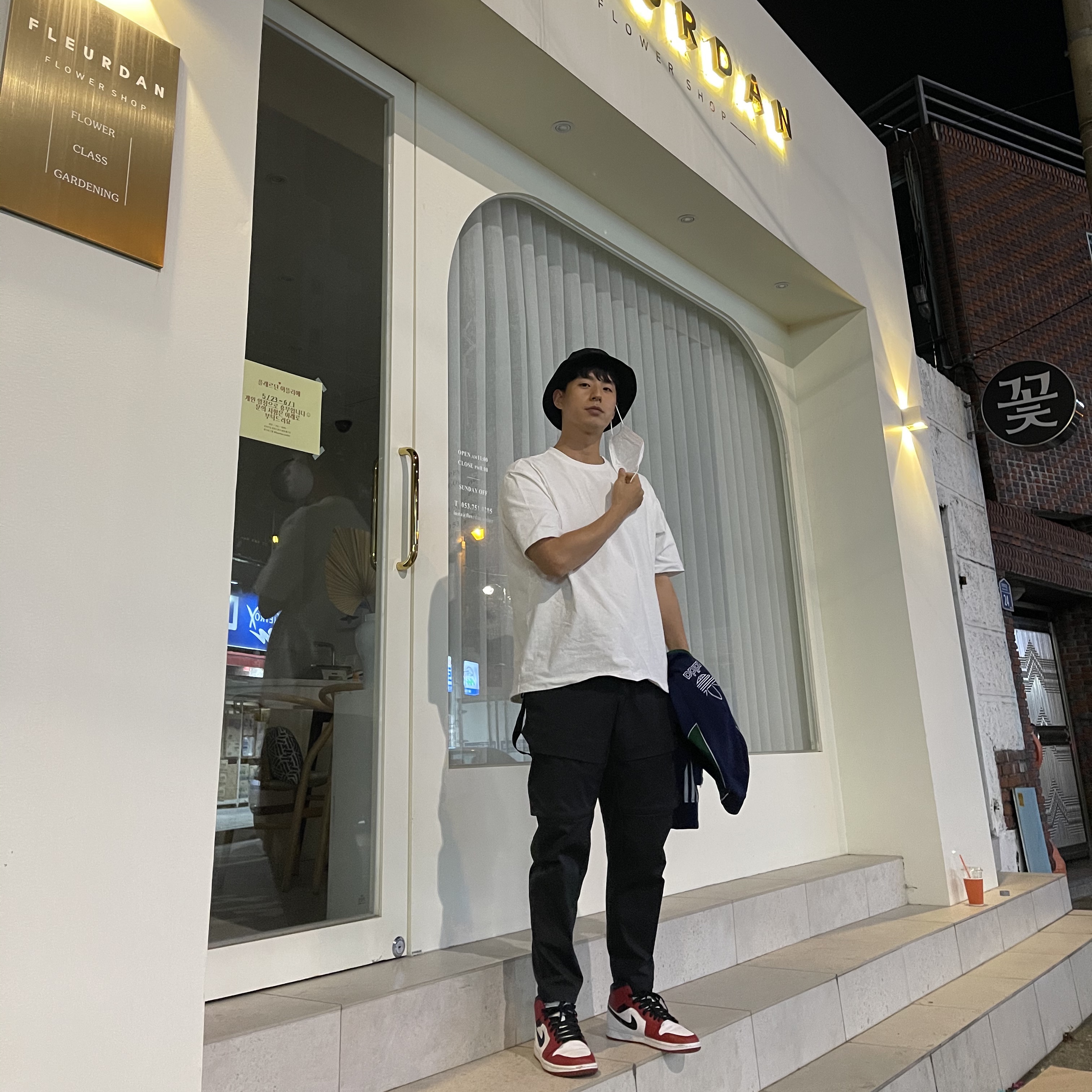 Jordan 1 Mid Chicago 2020 착용 스타일 - 3