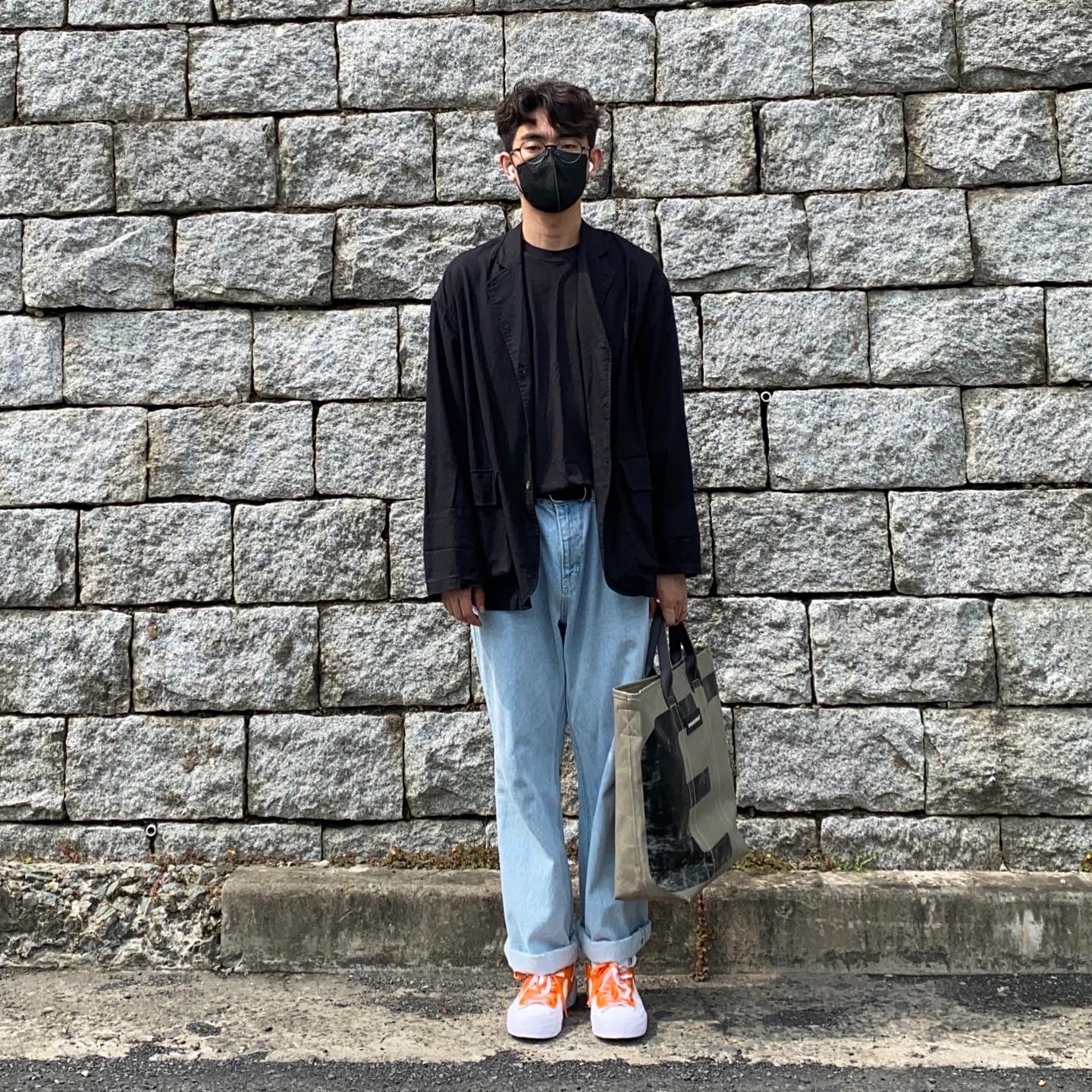 Nike x Sacai Blazer Low Magma Orange, AMI de Coeur T-Shirt Black 착용 스타일 - 1