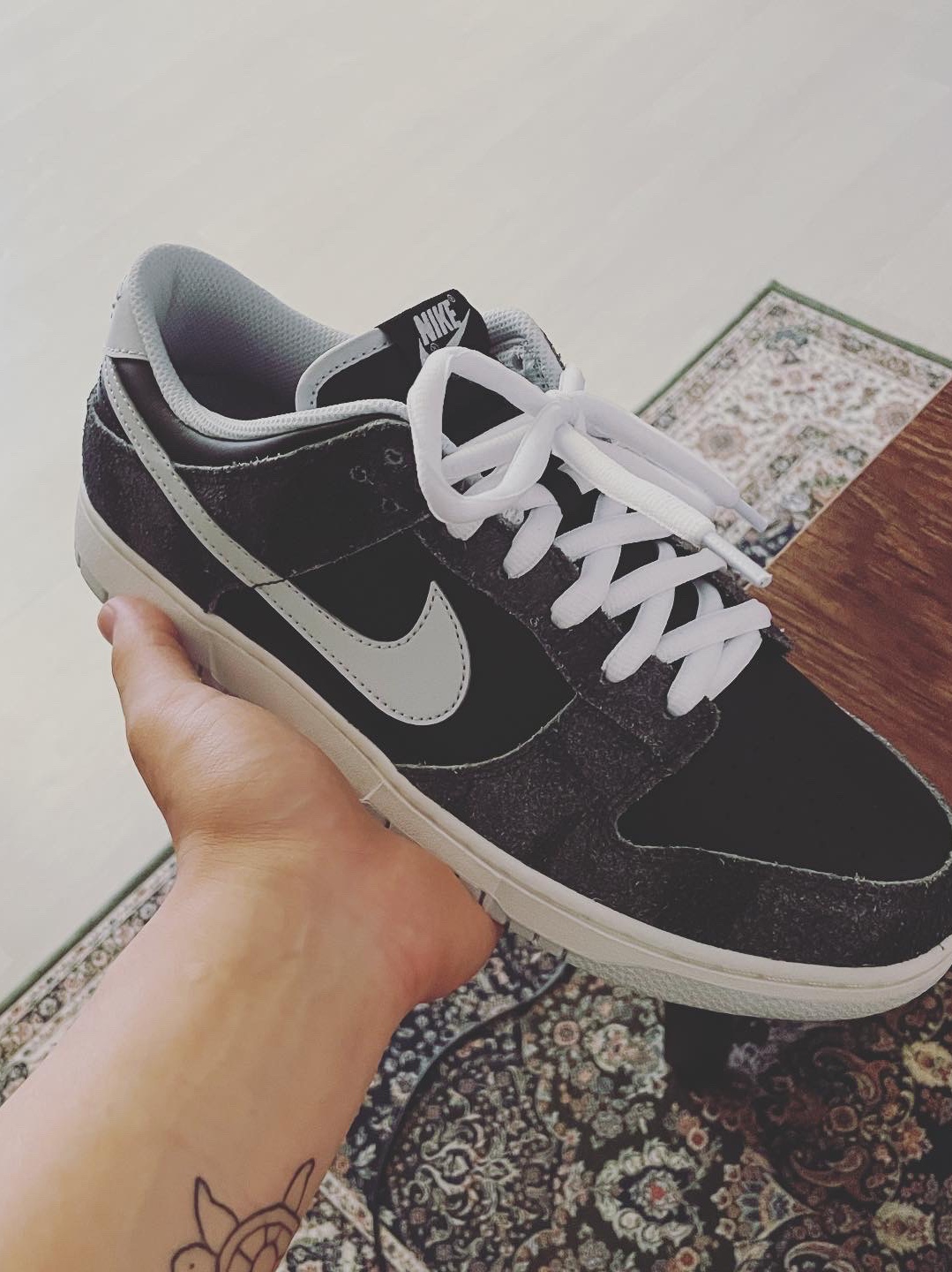 Nike Dunk Low Retro PRM Zebra 착용 스타일