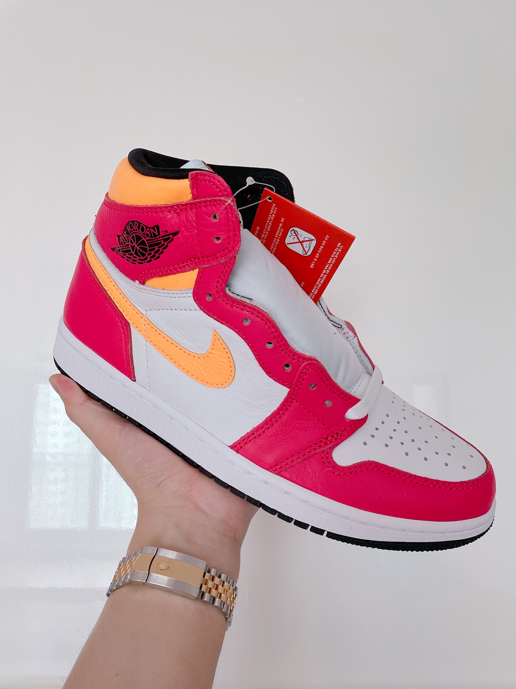 Jordan 1 Retro High OG Light Fusion Red 착용 스타일