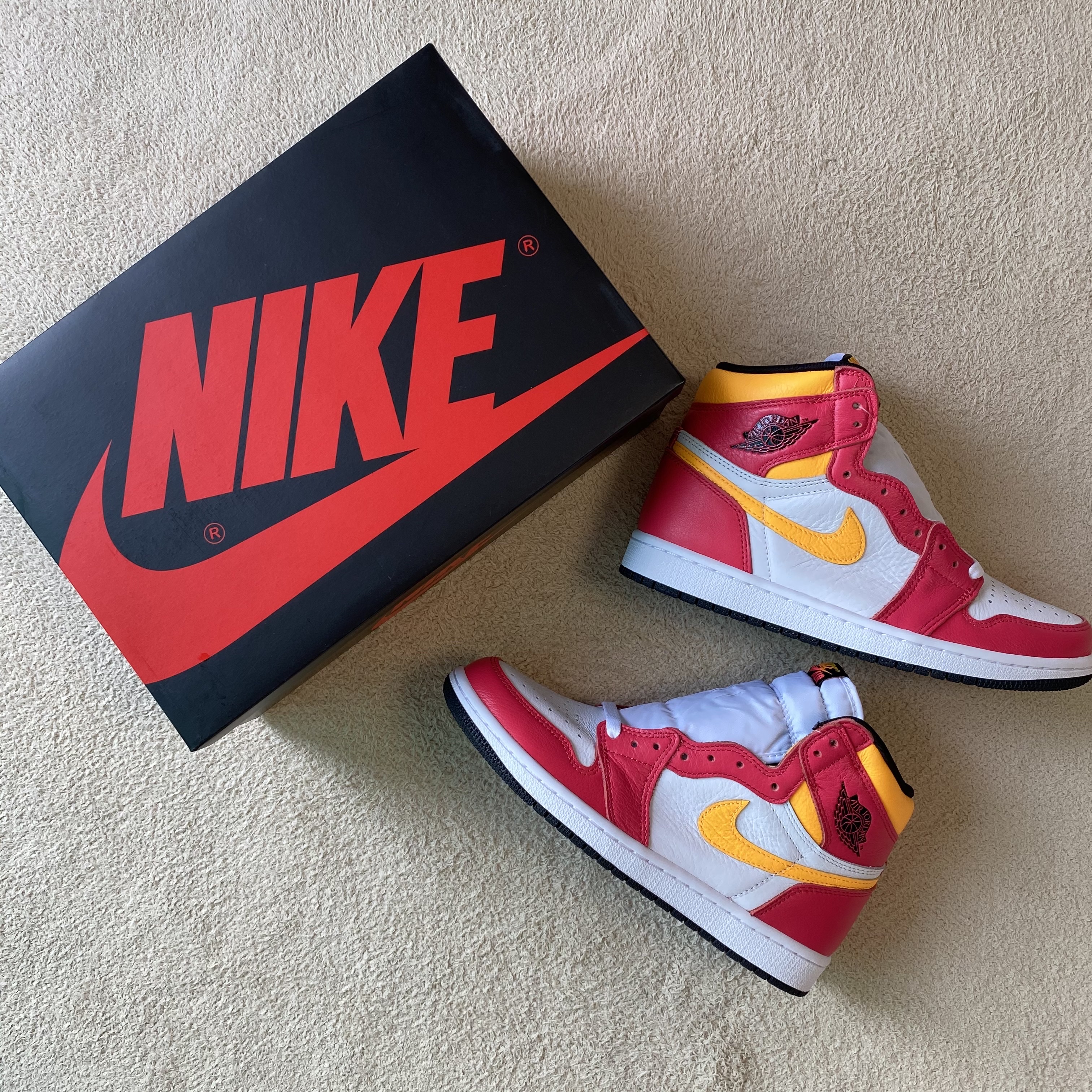 Jordan 1 Retro High OG Light Fusion Red 착용 스타일 - 1