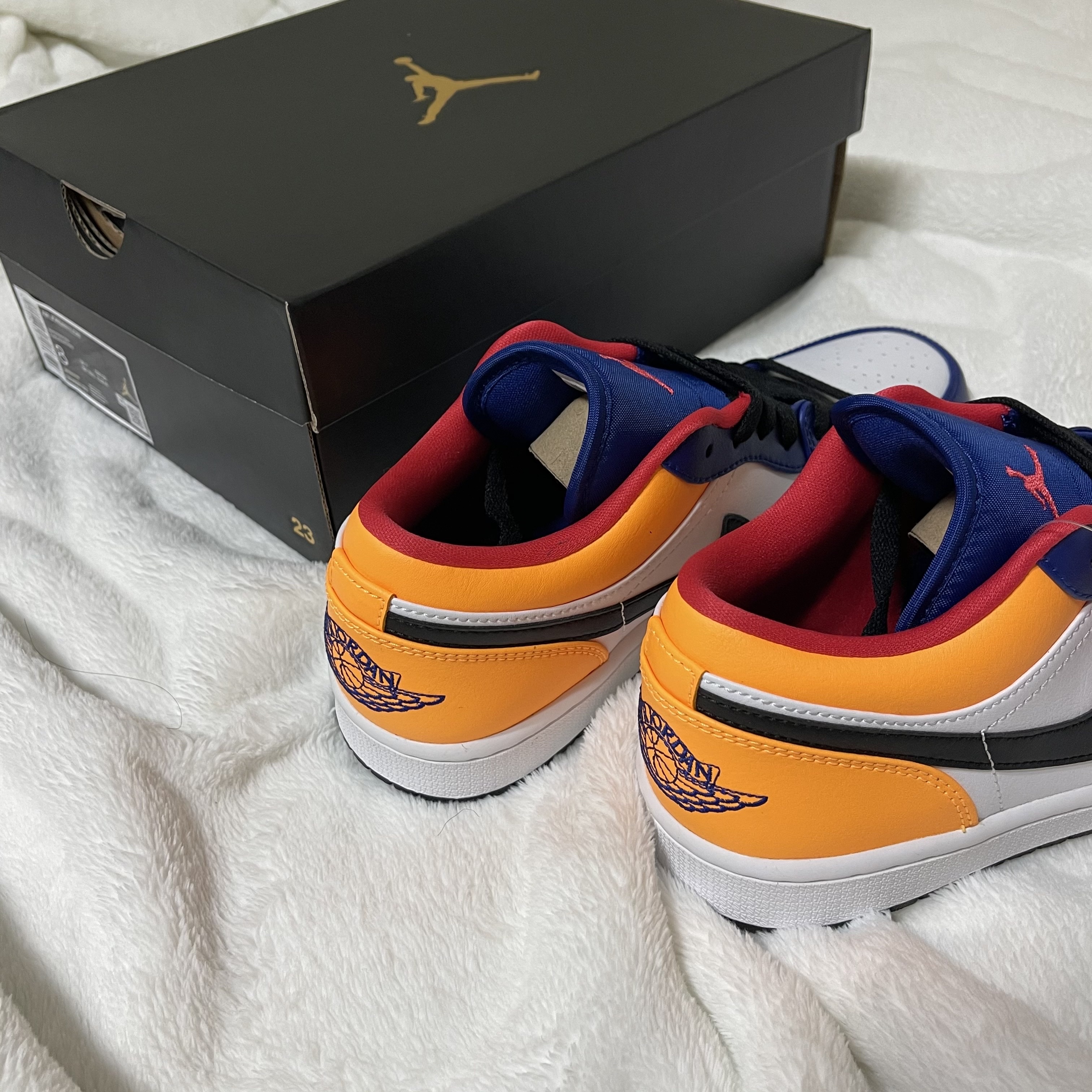 Jordan 1 Low Royal Yellow 착용 스타일 - 4