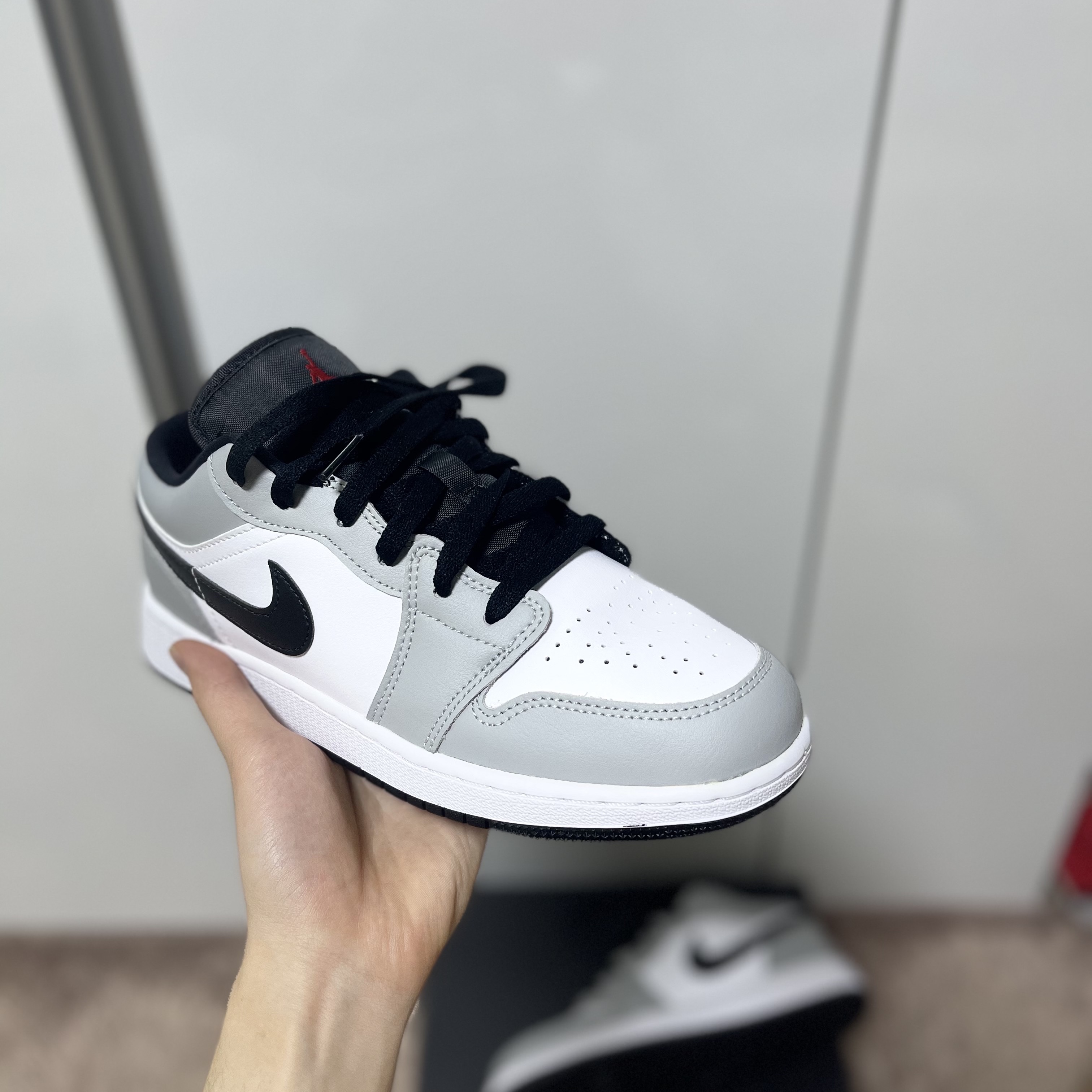 Jordan 1 Low Light Smoke Grey 착용 스타일 - 2