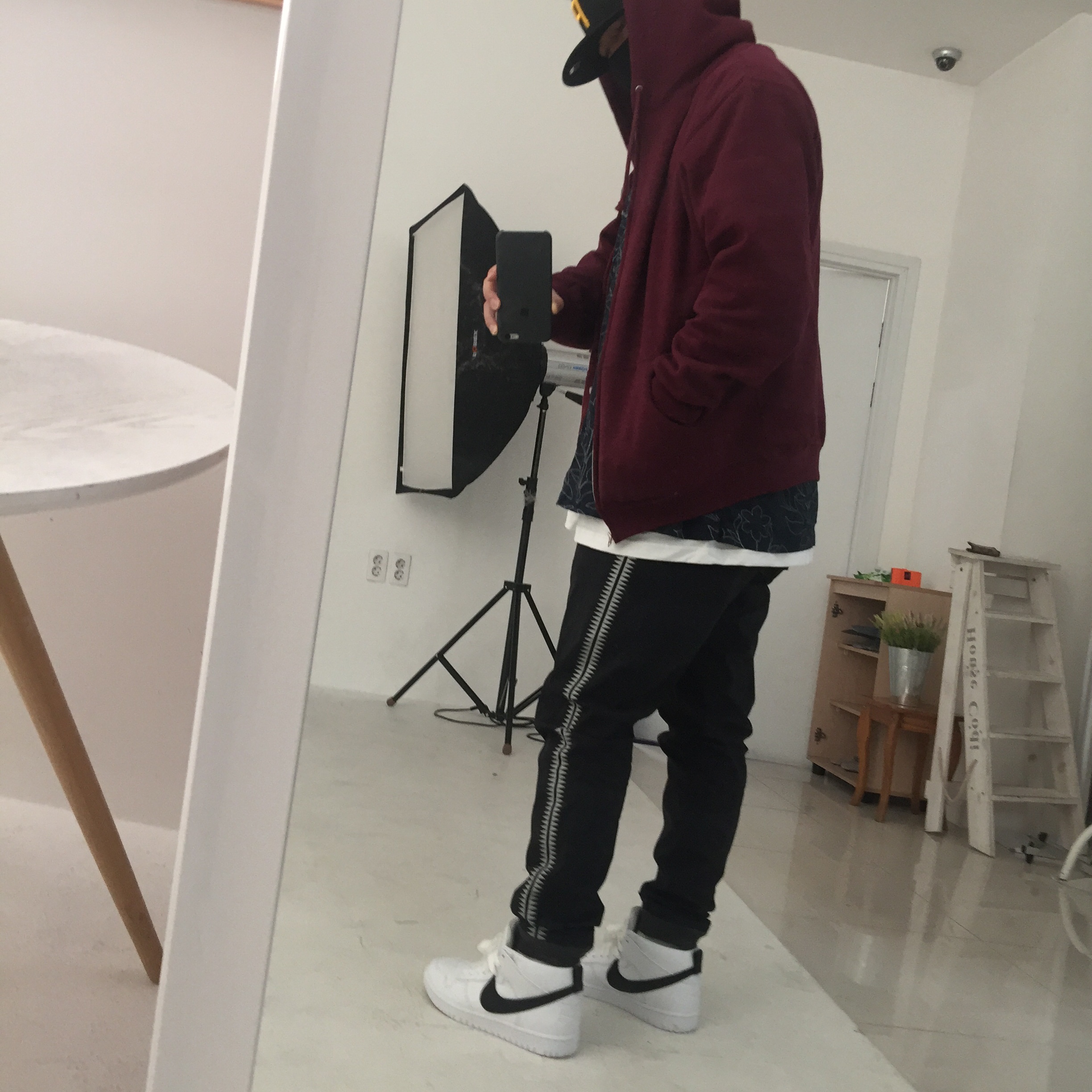 Nike x Riccardo Tisci Dunk Lux Chukka White Black 착용 스타일