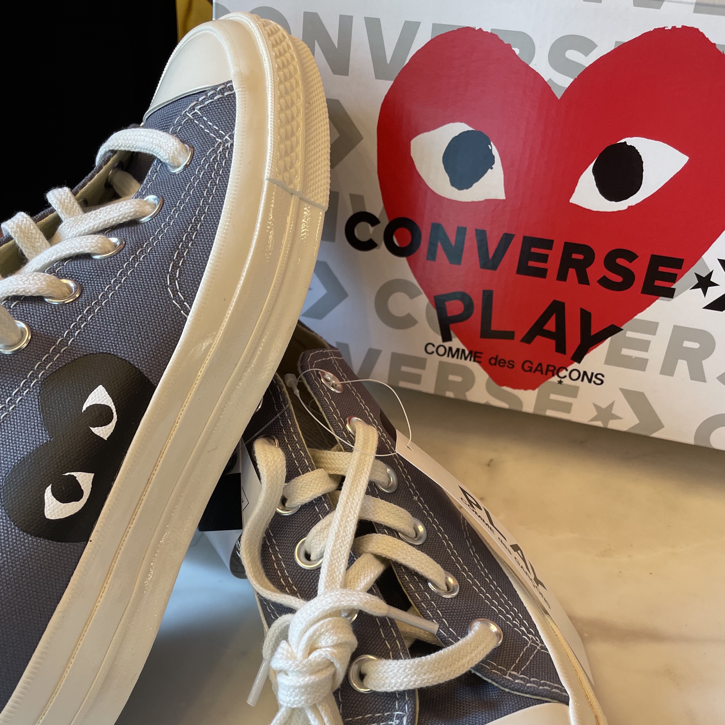 Converse x Play Comme des Garcons Chuck 70 Ox Steel Gray 착용 스타일