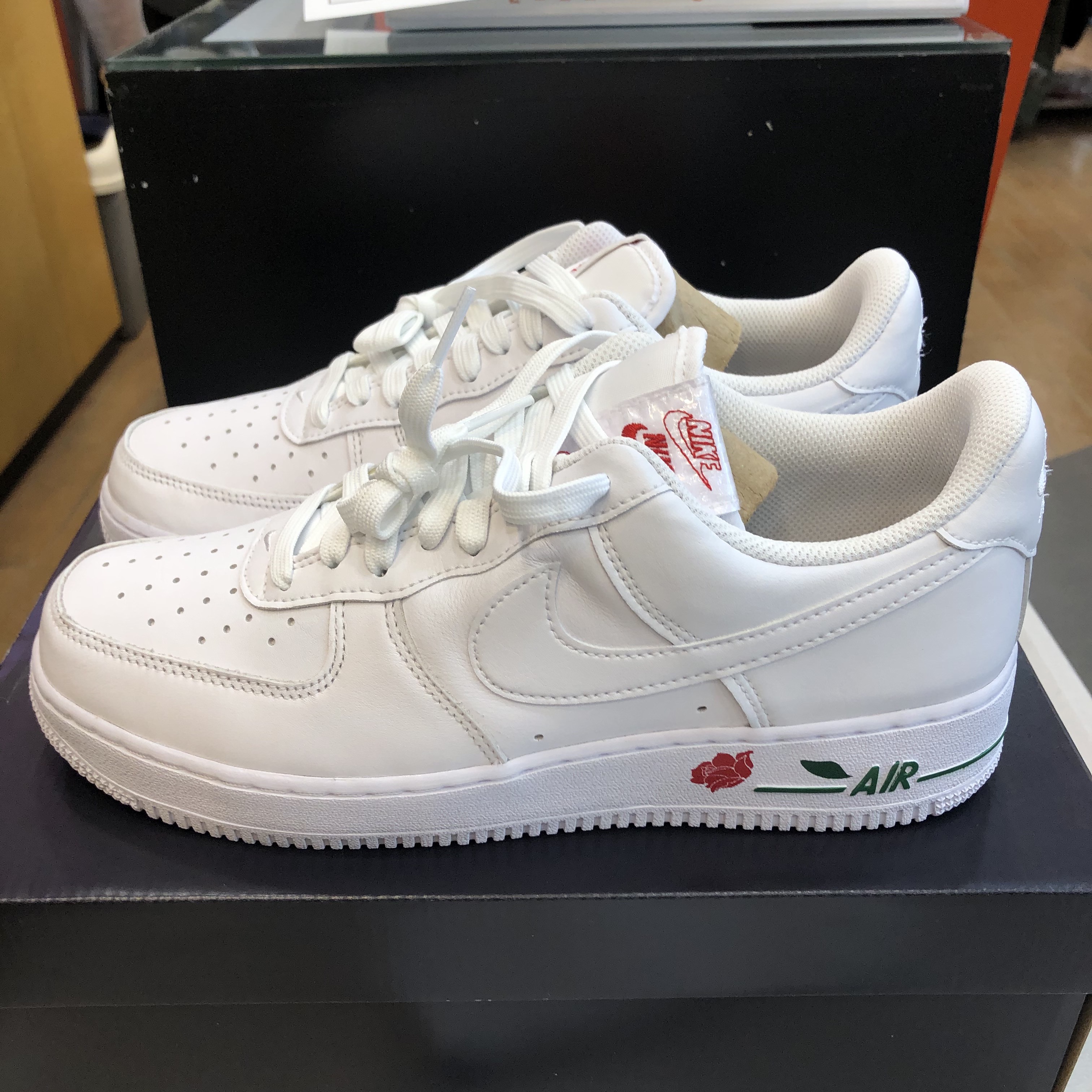 Nike Air Force 1 '07 LX White Bag 착용 스타일