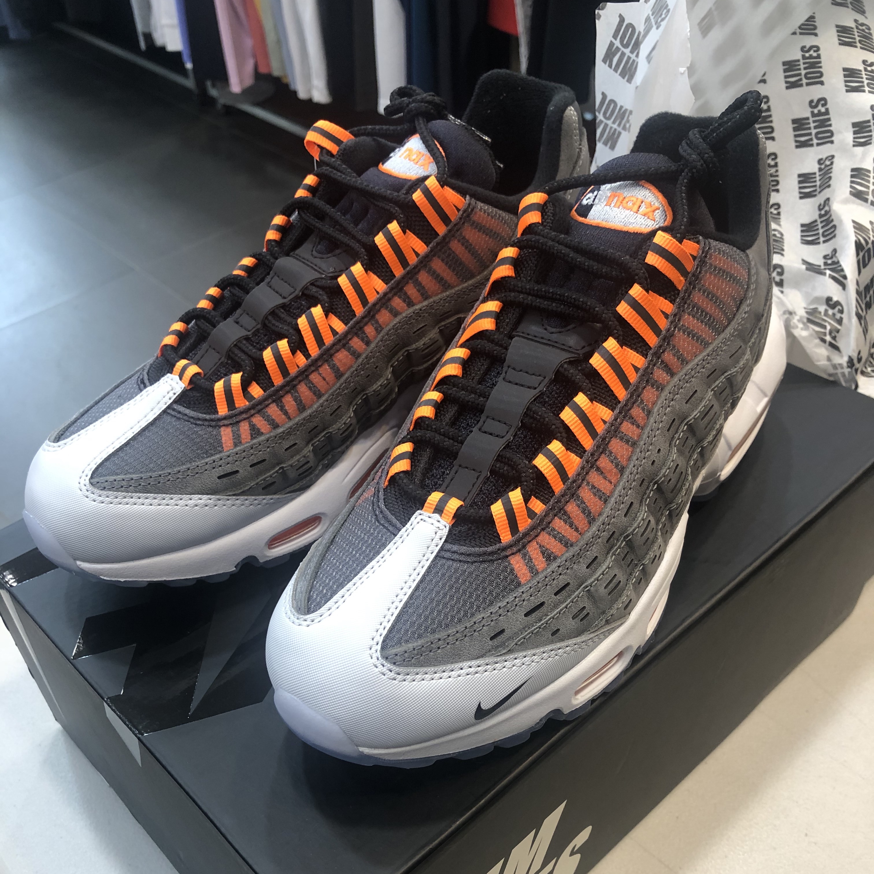 Nike x Kim Jones Air Max 95 Total Orange 착용 스타일