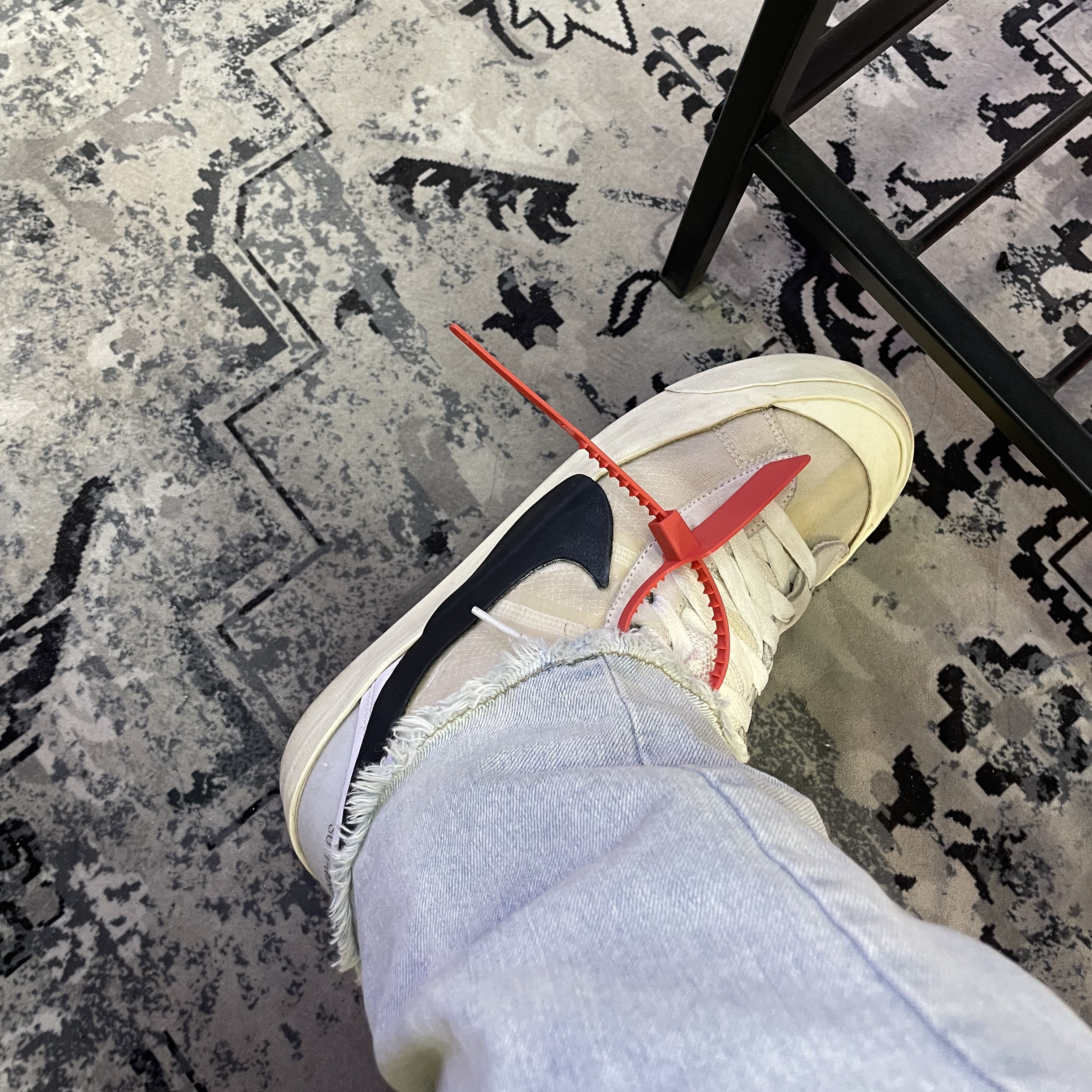 Nike x Off-White Blazer Mid White OG The Ten, Nike x Off-White Blazer Mid Off-White All Hallow's Eve 착용 스타일 - 1