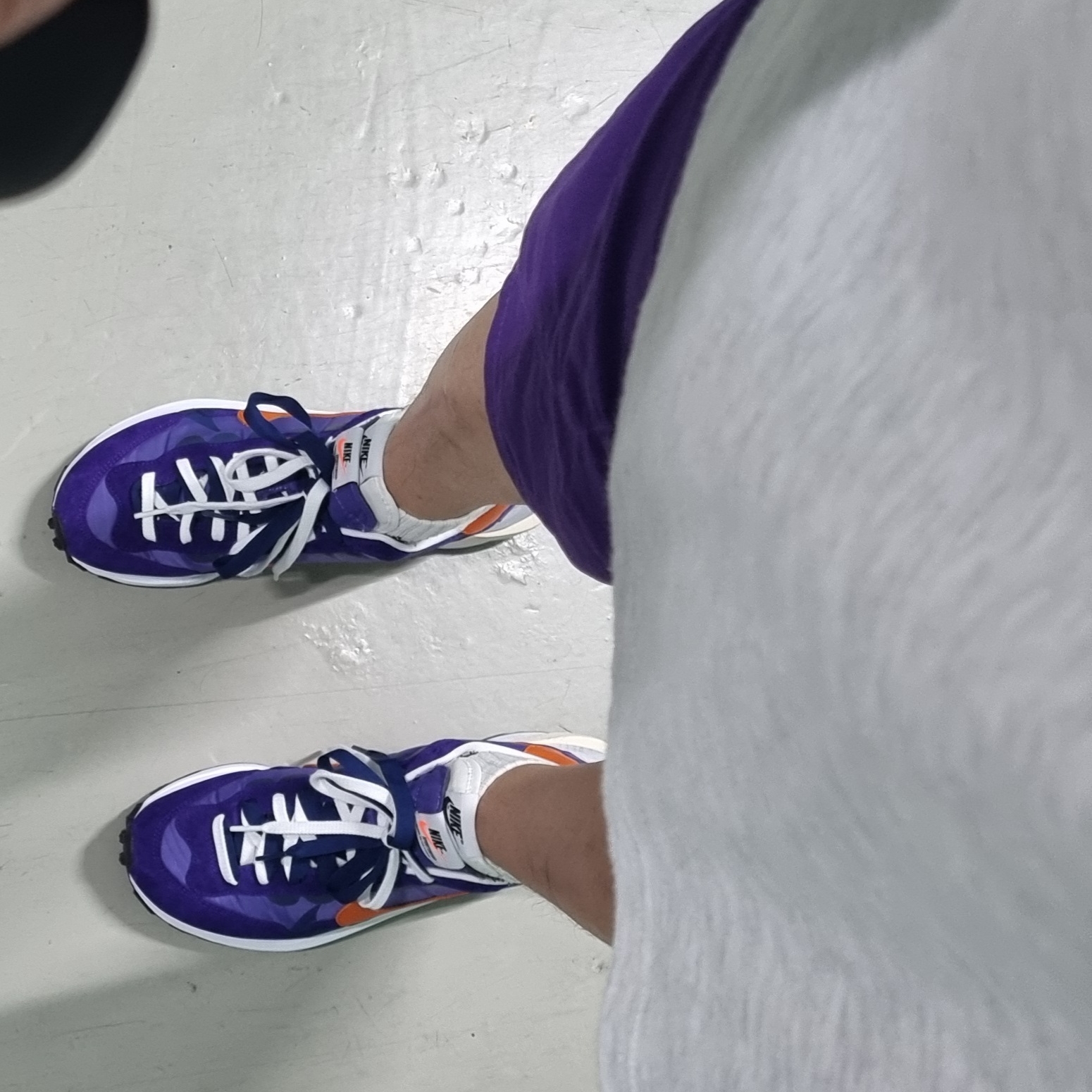 Nike x Sacai VaporWaffle Dark Iris 착용 스타일