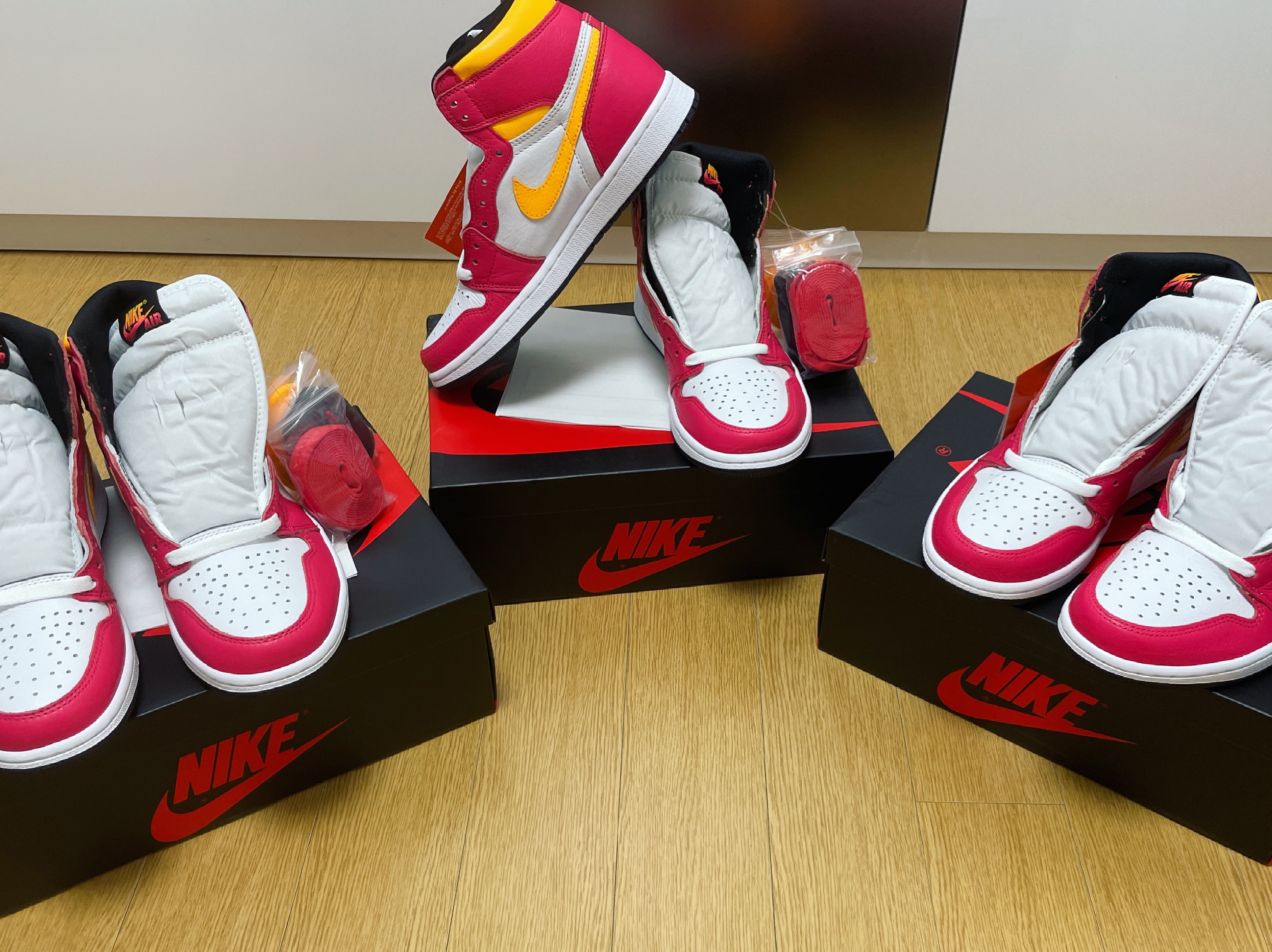 Jordan 1 Retro High OG Light Fusion Red 착용 스타일