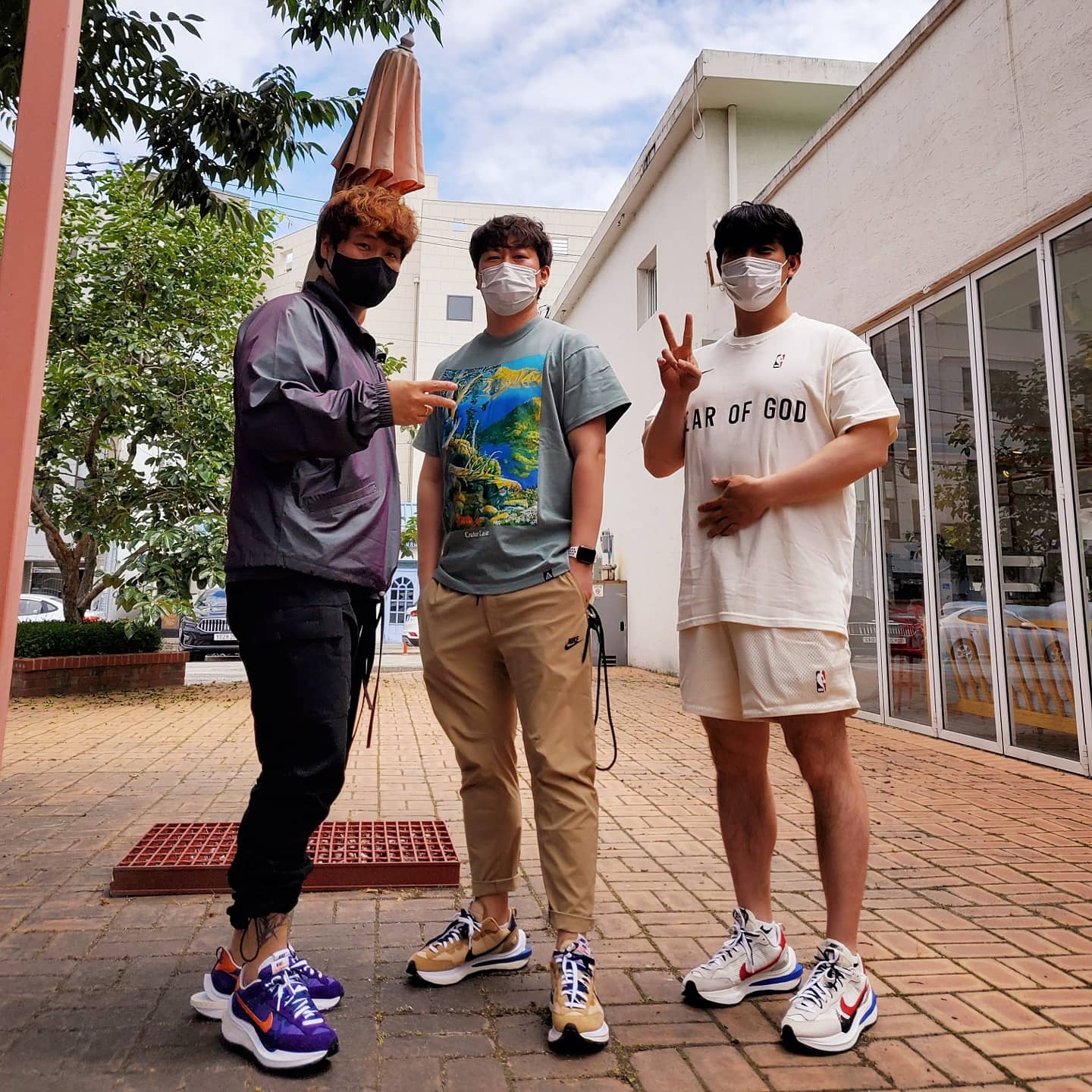 Nike x Sacai VaporWaffle Dark Iris, Nike x Sacai VaporWaffle Sesame and Blue Void 착용 스타일