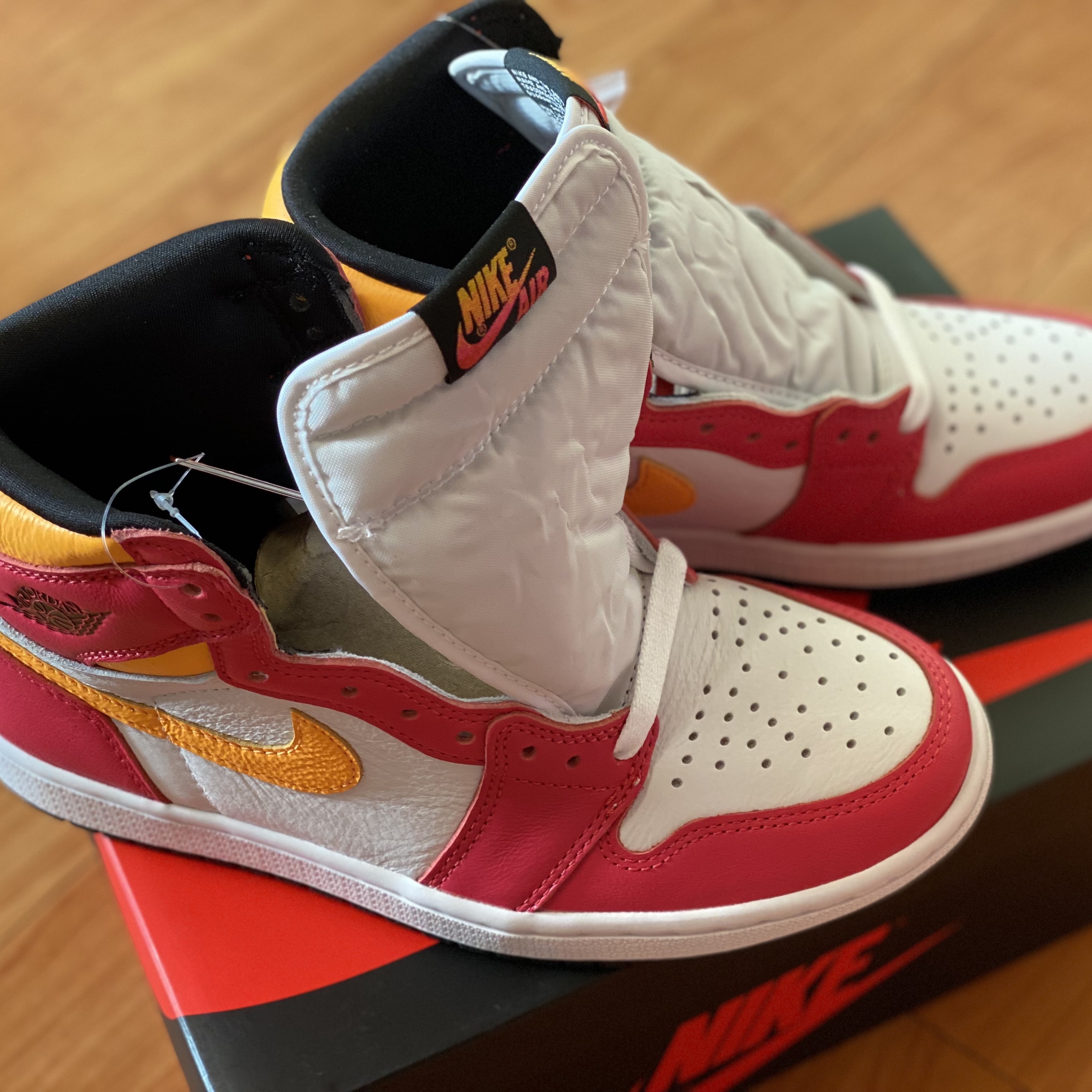 Jordan 1 Retro High OG Light Fusion Red 착용 스타일
