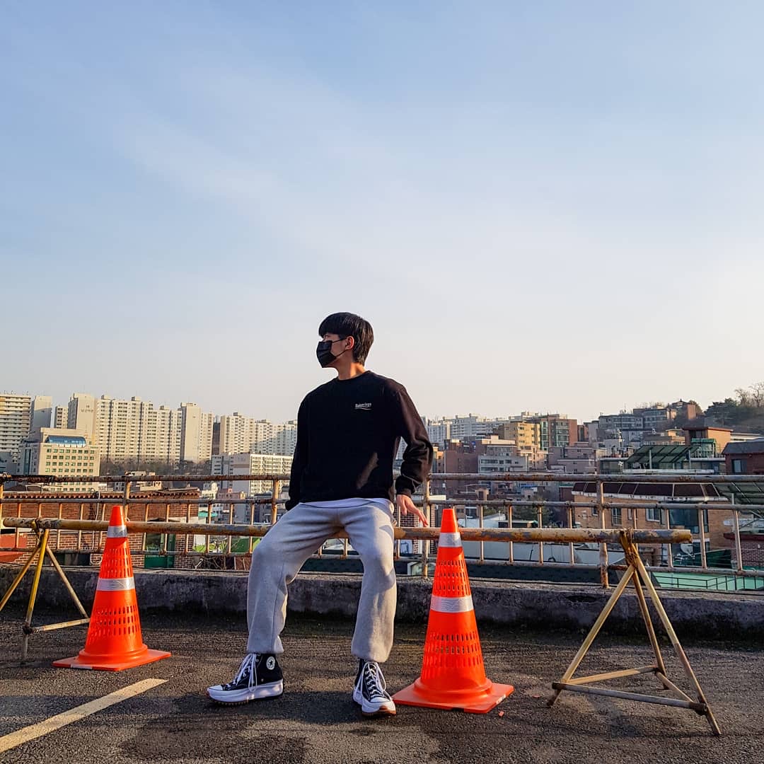 Converse Run Star Hike Hi Black White Gum 착용 스타일 - 2