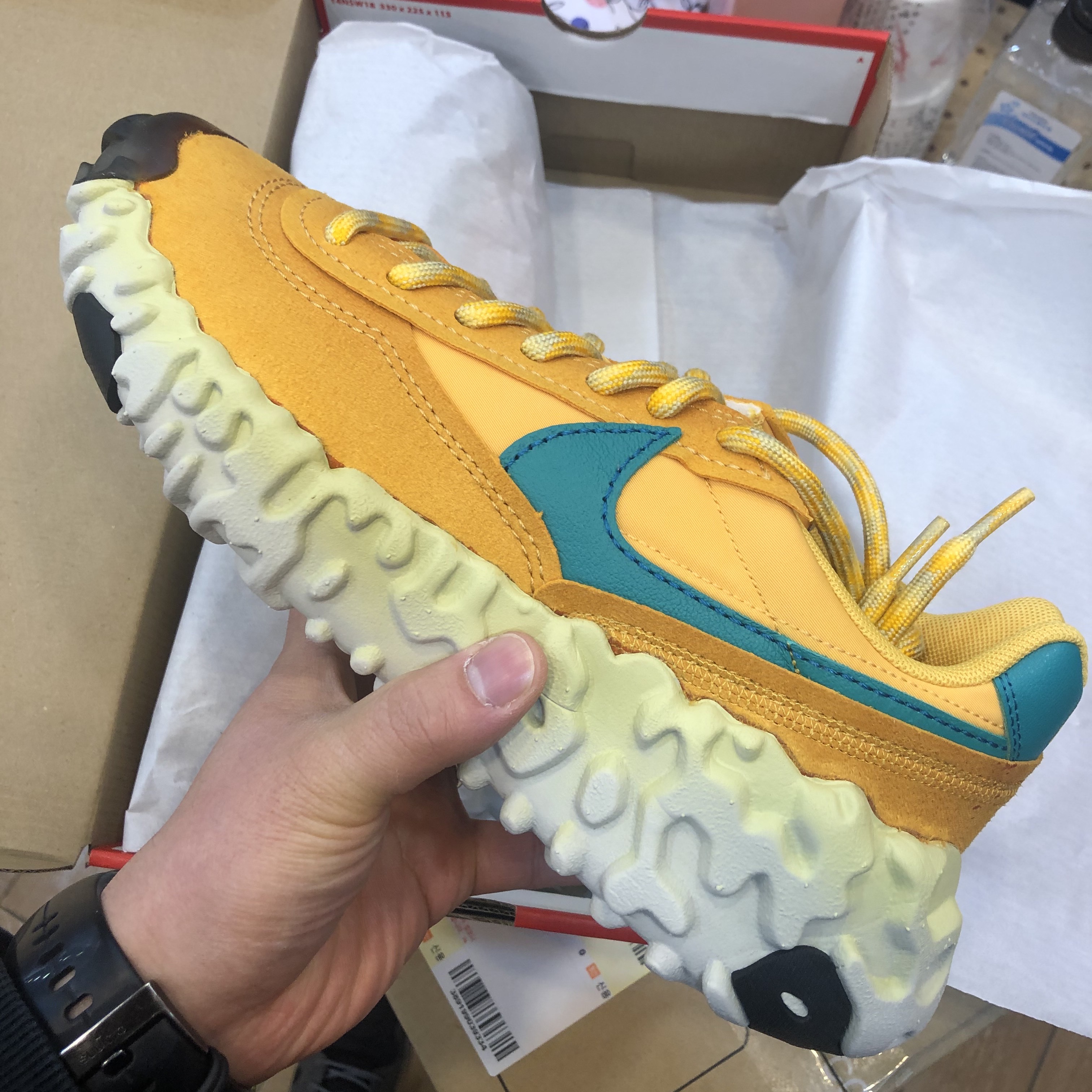 Nike Overbreak SP Khaki 착용 스타일
