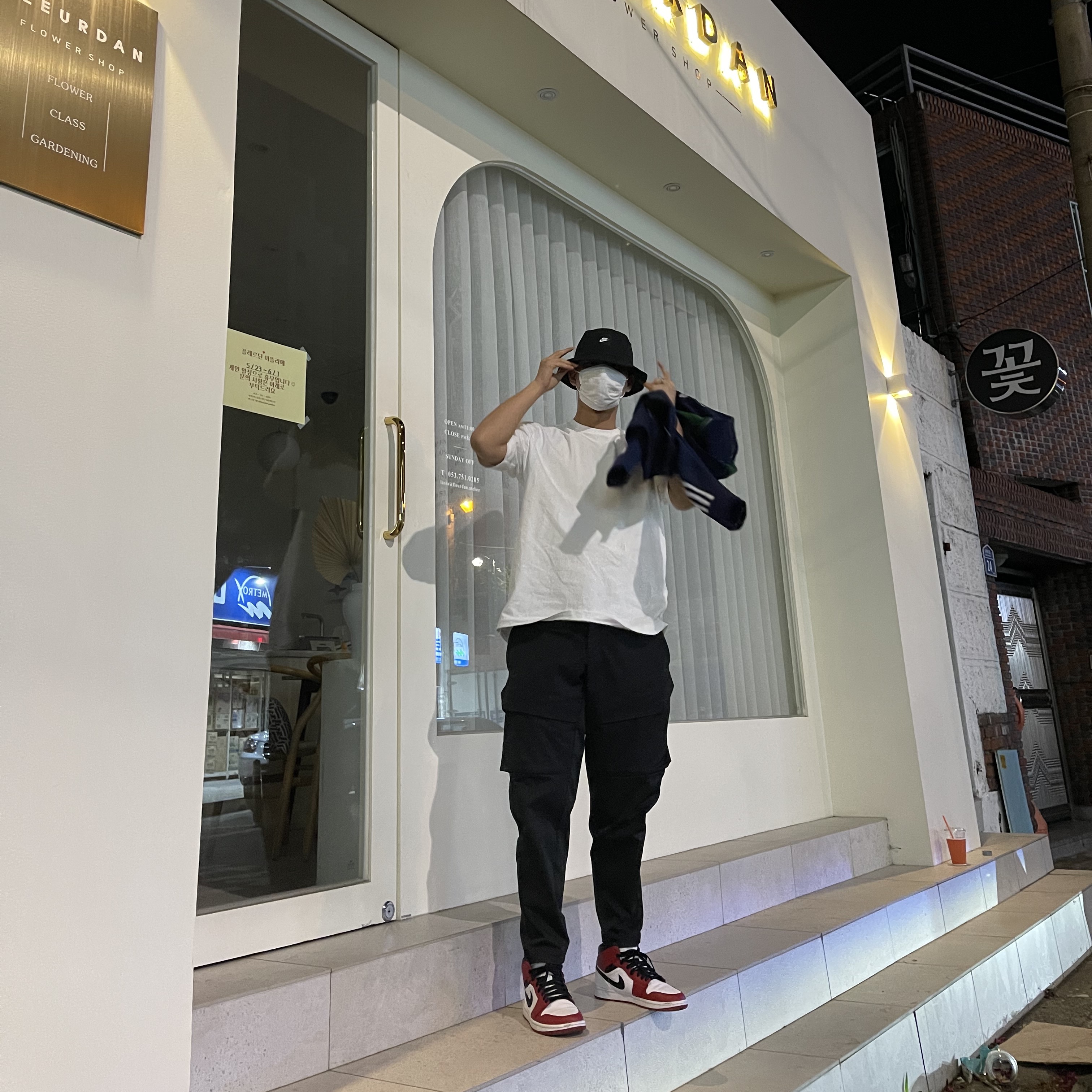 Jordan 1 Mid Chicago 2020 착용 스타일 - 1