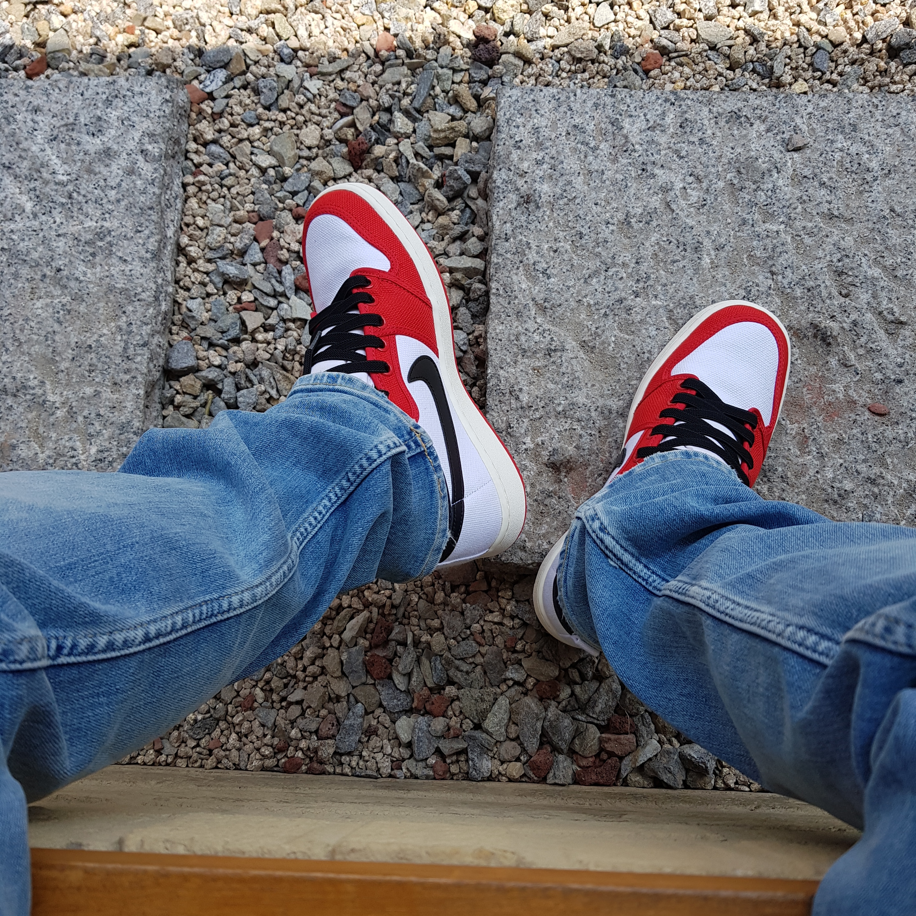Jordan 1 KO Chicago 2021, Stussy x Our Legacy Surfman T-Shirt Blue - 21SS 착용 스타일 - 3