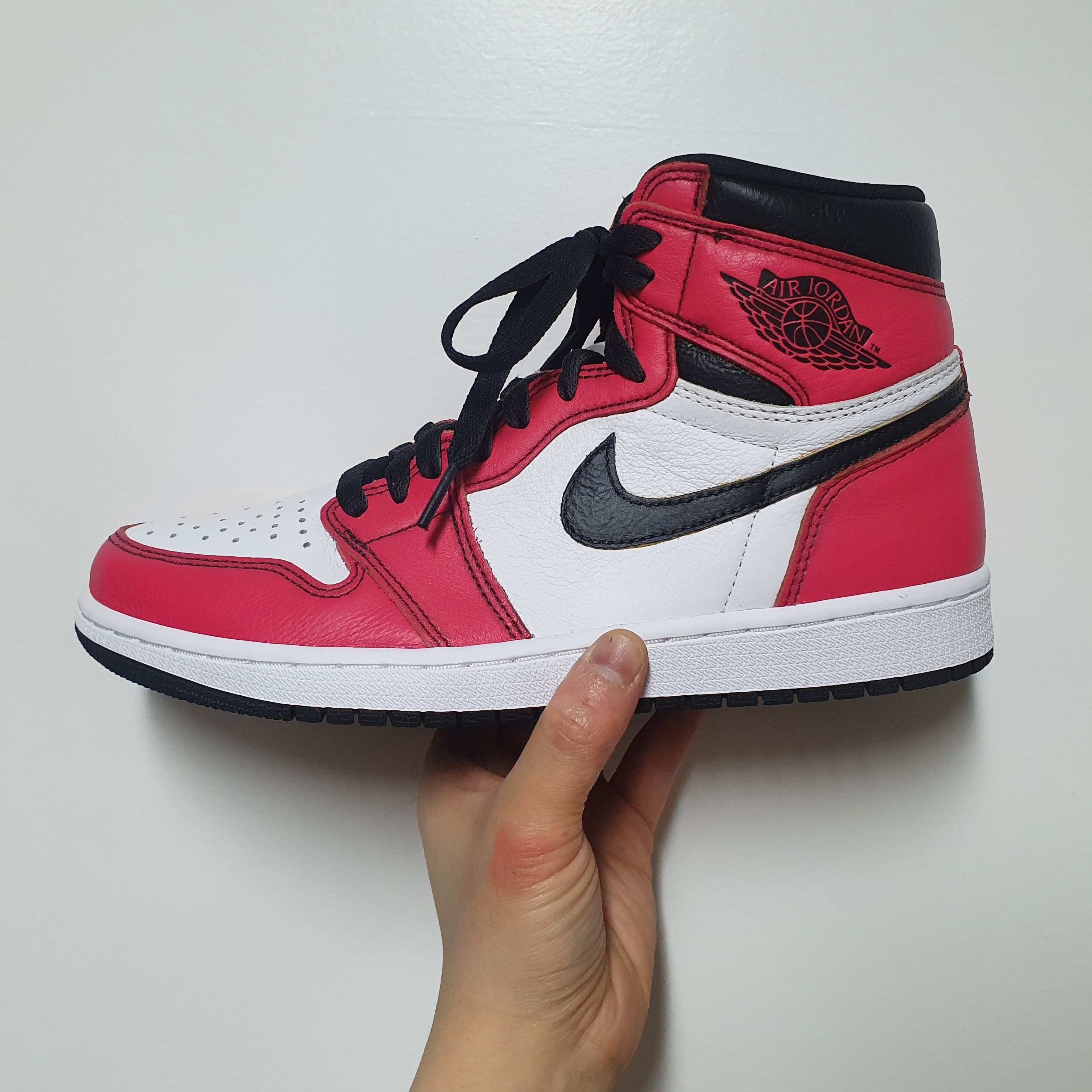 Jordan 1 Retro High OG Light Fusion Red 착용 스타일