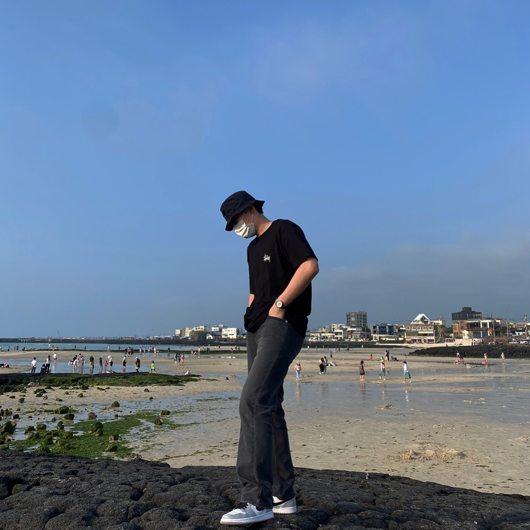 Jordan Jumpman Washed Bucket Hat Black, Jordan 1 Mid Light Smoke Grey 착용 스타일