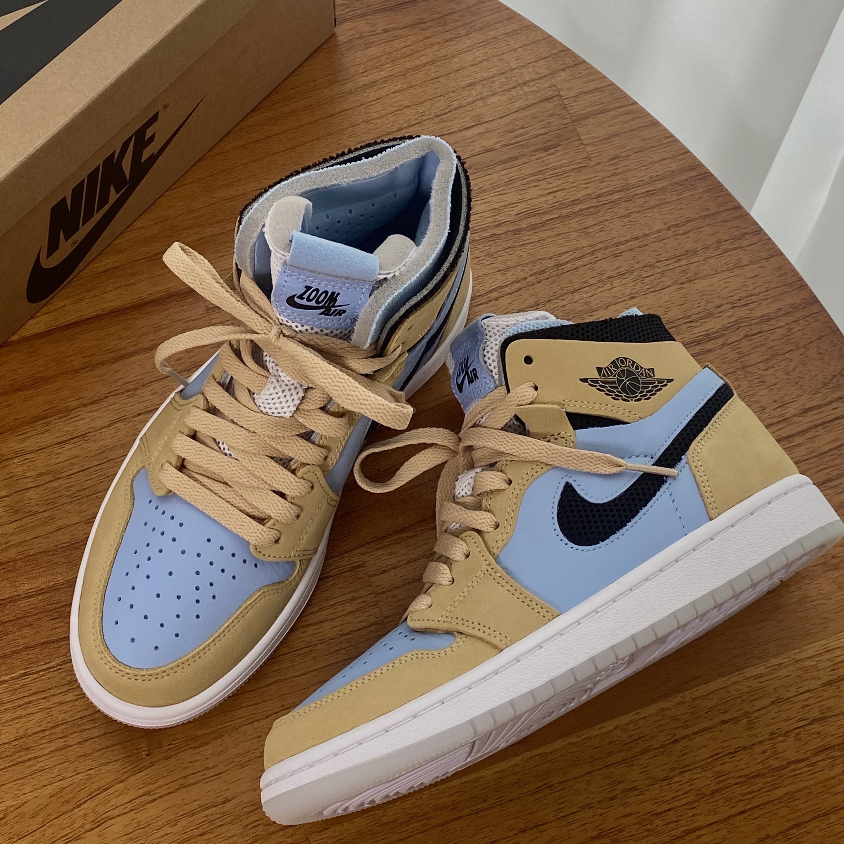 (W) Jordan 1 Zoom Air CMFT Psychic Blue Sesame 착용 스타일